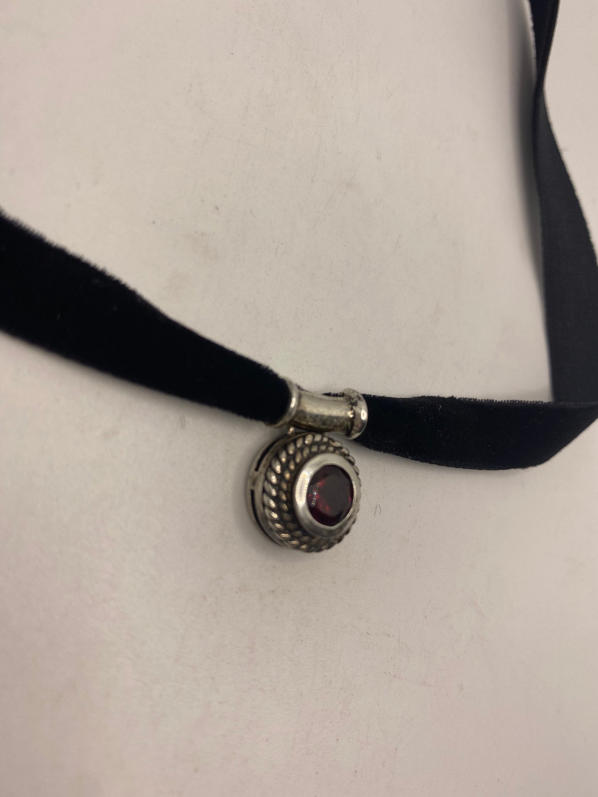 Vintage Handmade 925 Sterling Silver Genuine Garnet Antique Pendant Necklace