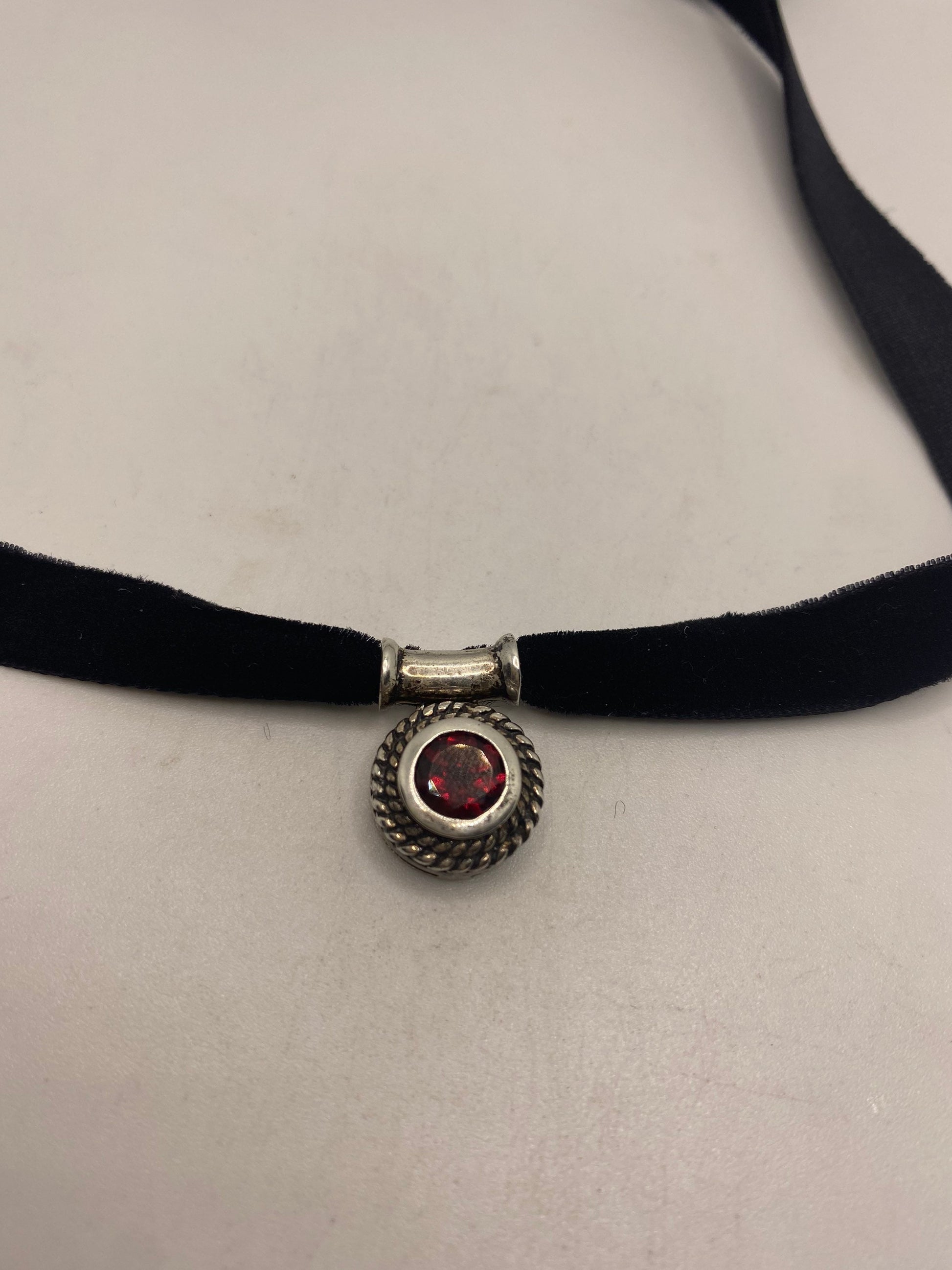 Vintage Handmade 925 Sterling Silver Genuine Garnet Antique Pendant Necklace
