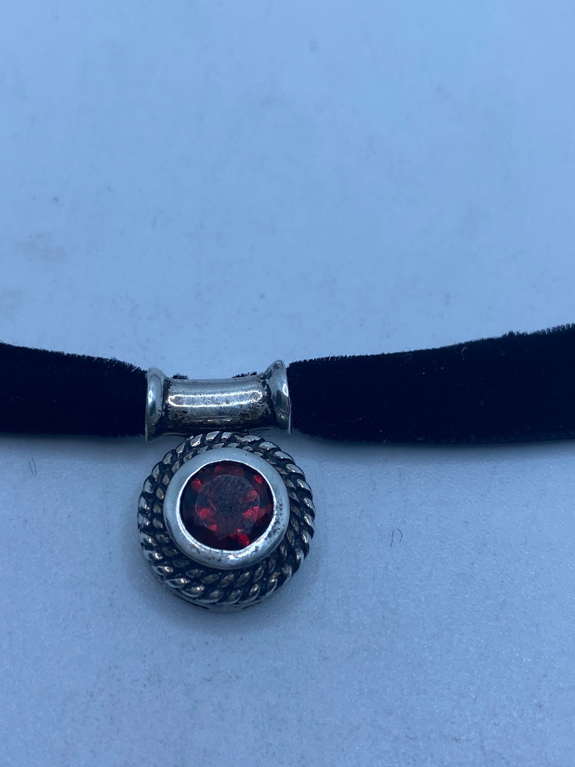 Vintage Handmade 925 Sterling Silver Genuine Garnet Antique Pendant Necklace