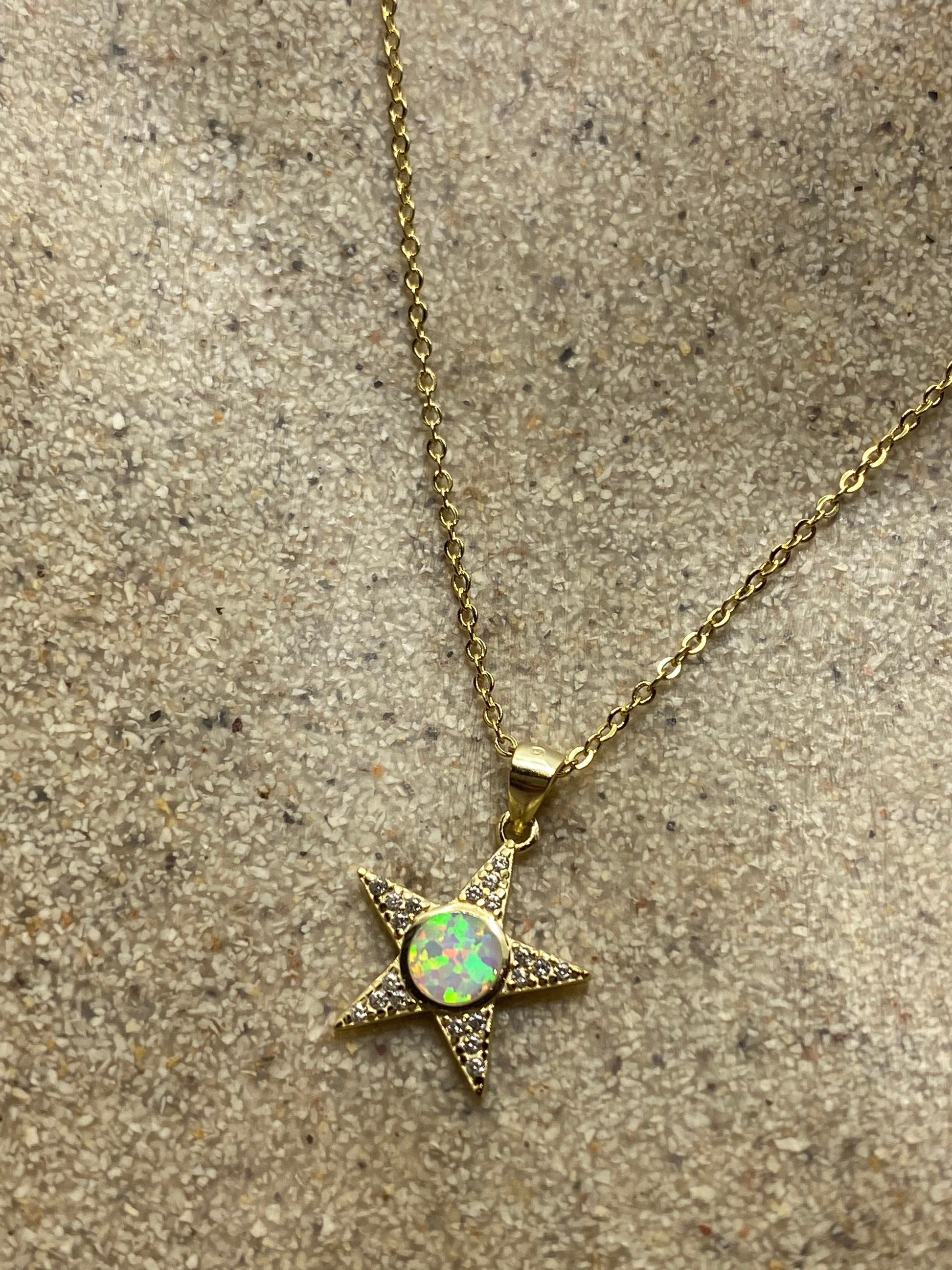 Vintage White Opal Star Choker Golden 925 Sterling Silver Pendant Necklace