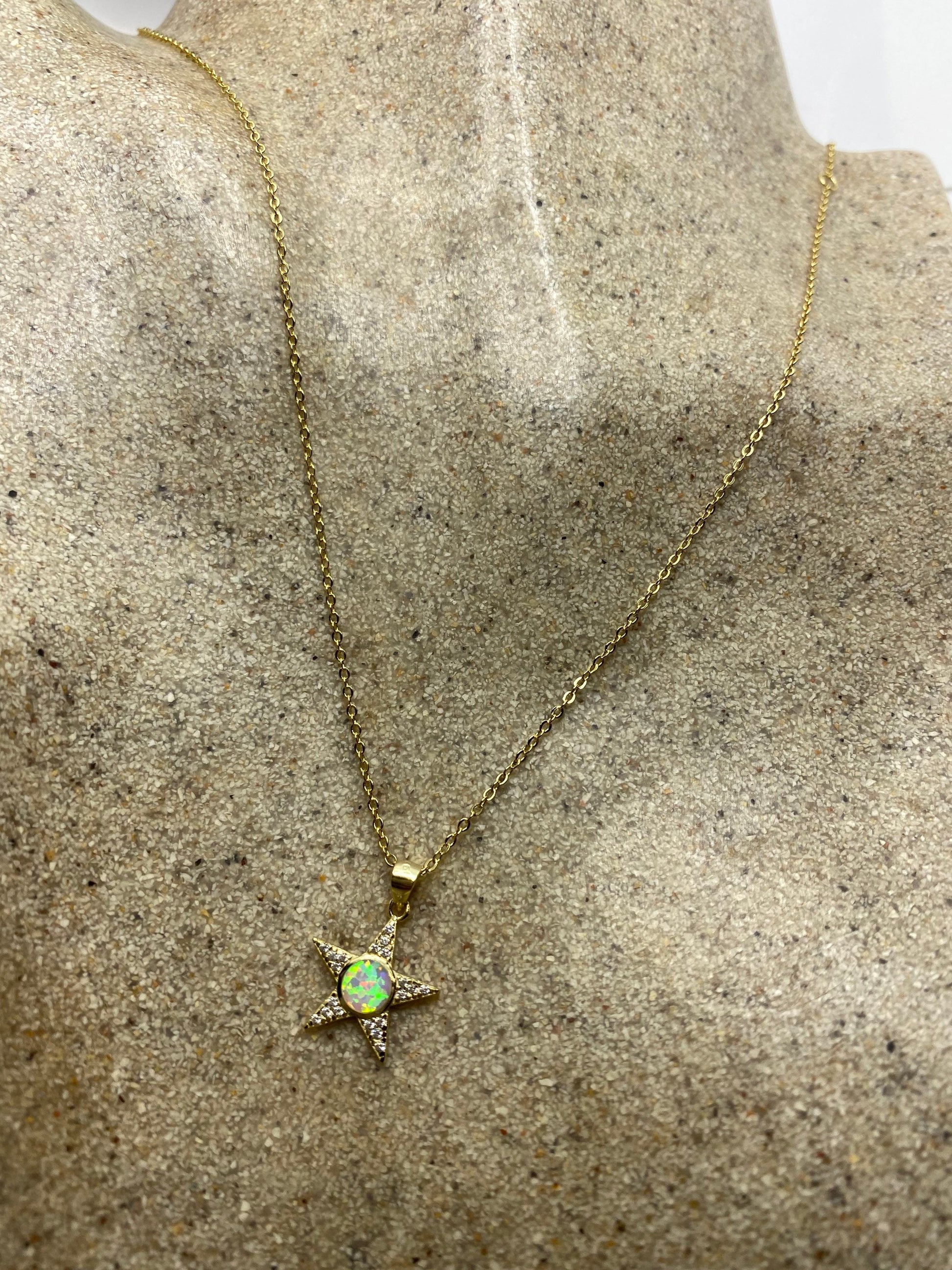 Vintage White Opal Star Choker Golden 925 Sterling Silver Pendant Necklace