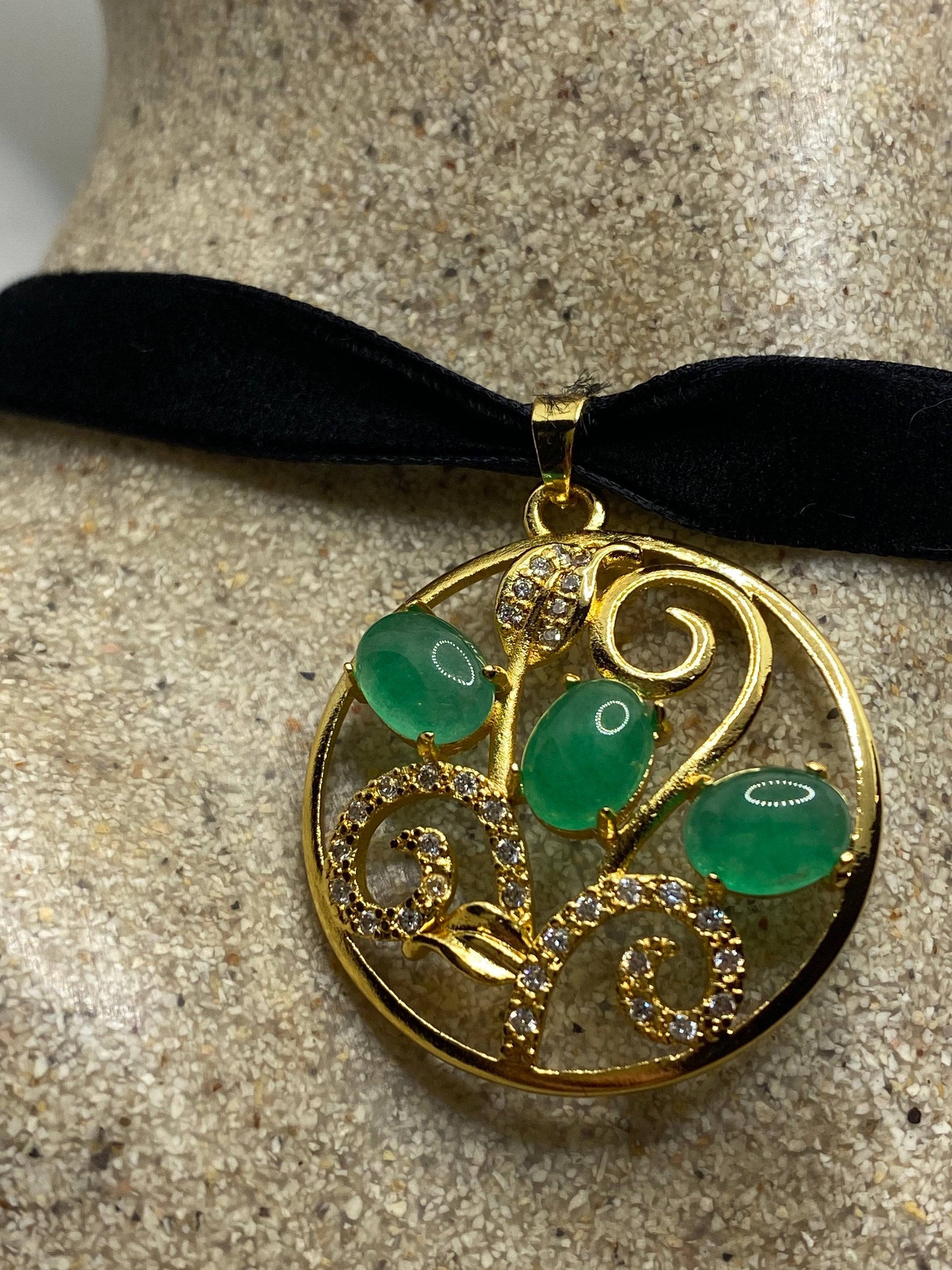 Vintage Green Jade Choker Gold Finish Necklace Pendant