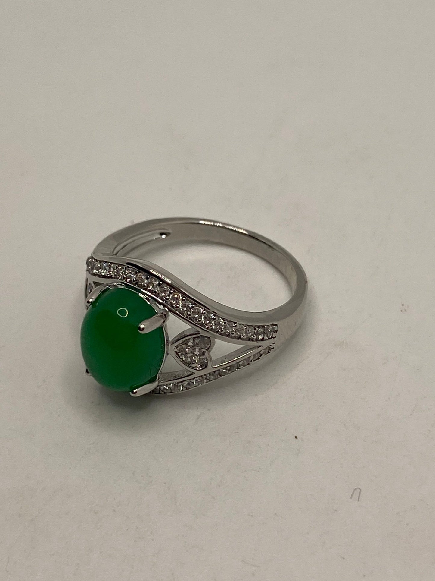 Vintage Lucky Green Nephrite Jade Ring