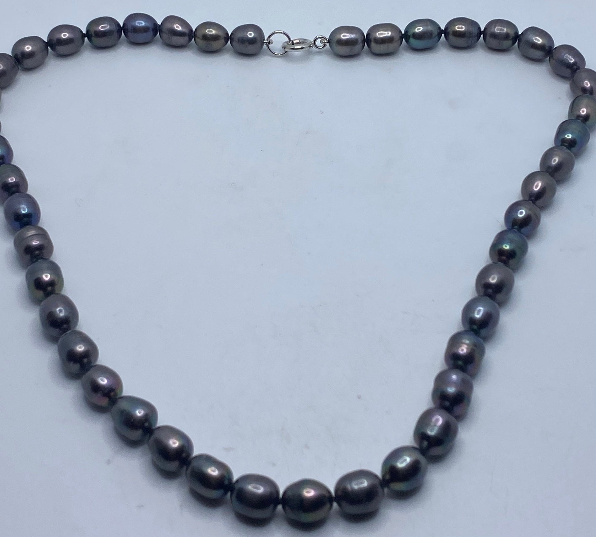 Vintage Hand Knotted Black Pearl 16 in Necklace