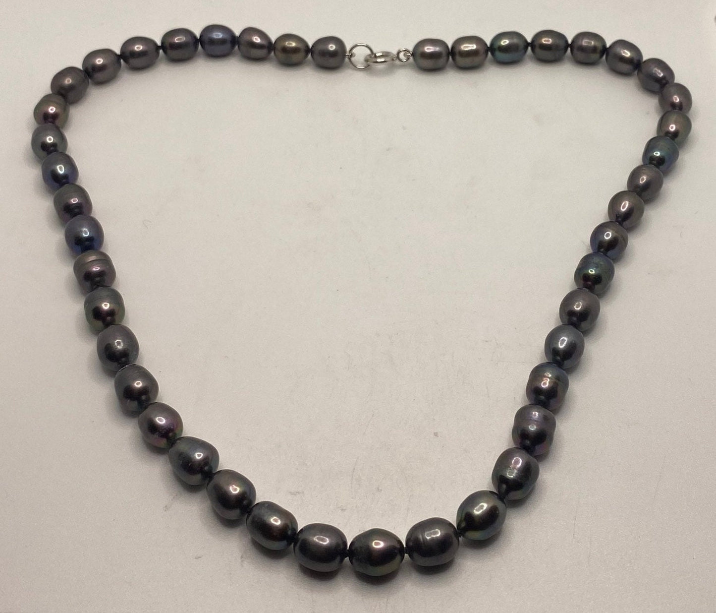 Vintage Hand Knotted Black Pearl 16 in Necklace