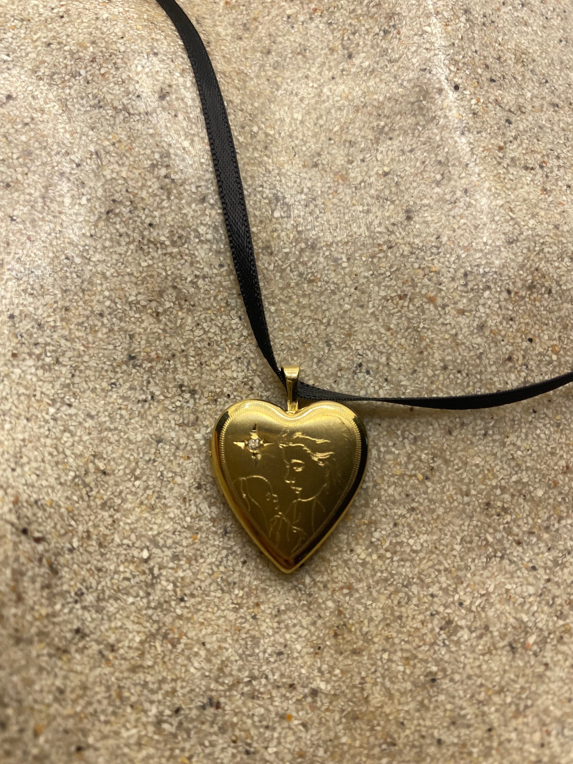 Vintage Gold Locket | Tiny Heart 9k Gold Filled Pendant Photo Memory Charm Engraved Mother Baby Diamond Star | Choker Necklace