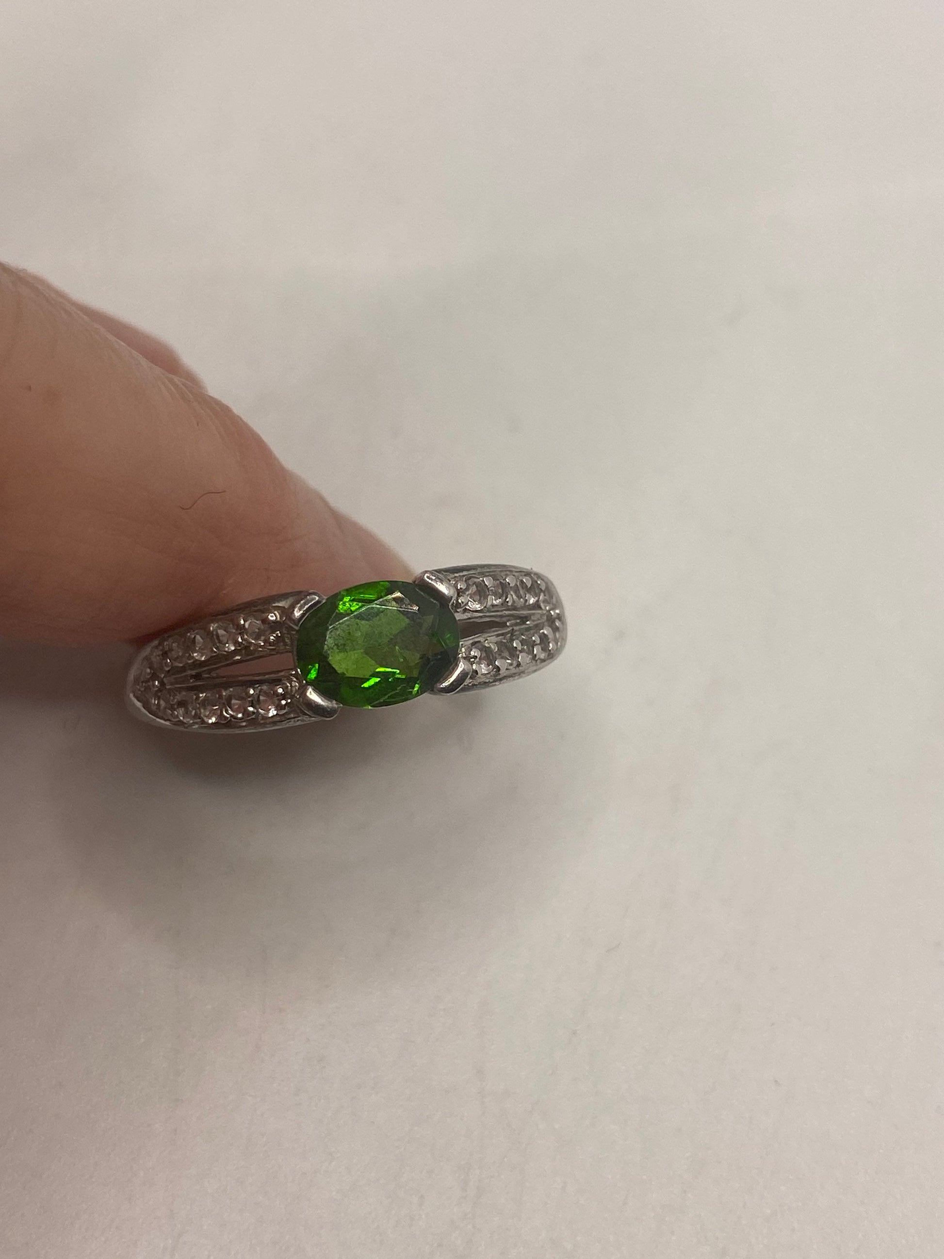 Vintage Green Crome Diopside and White Sapphire 925 Sterling Silver Cocktail Ring