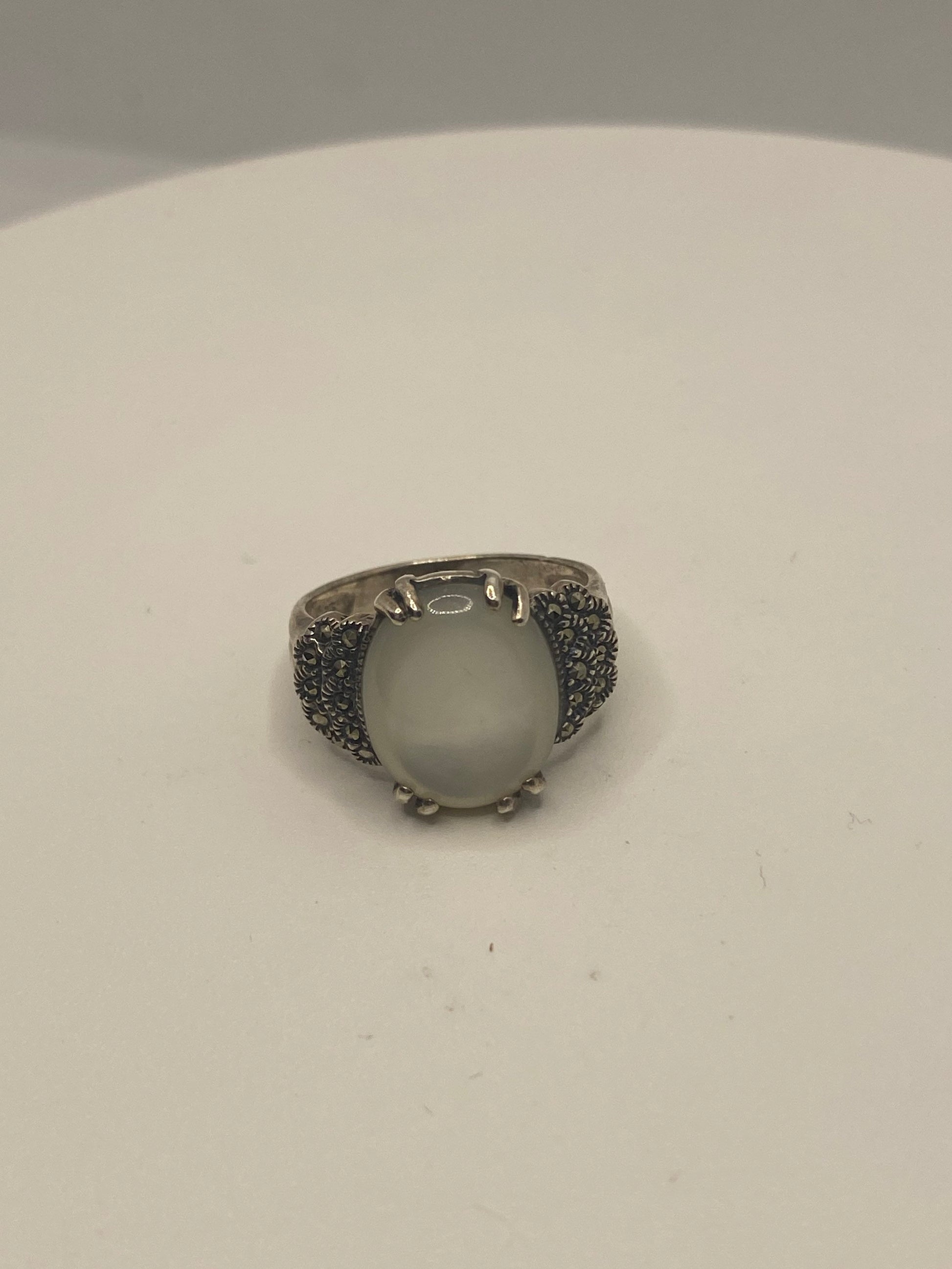 Vintage Mother of Pearl 925 Sterling Silver Marcasite Cocktail Ring