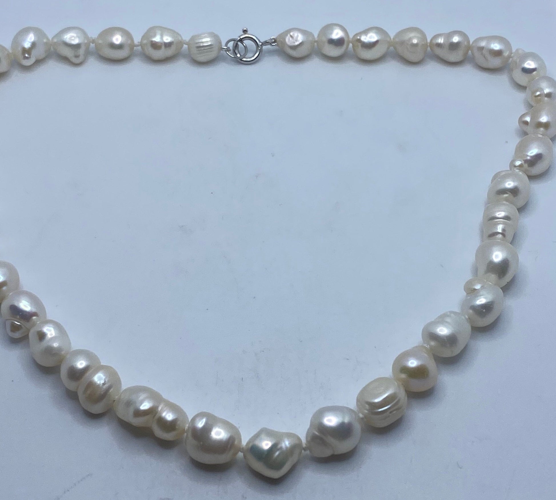 Vintage Hand Knotted White Pearl 18 in Necklace