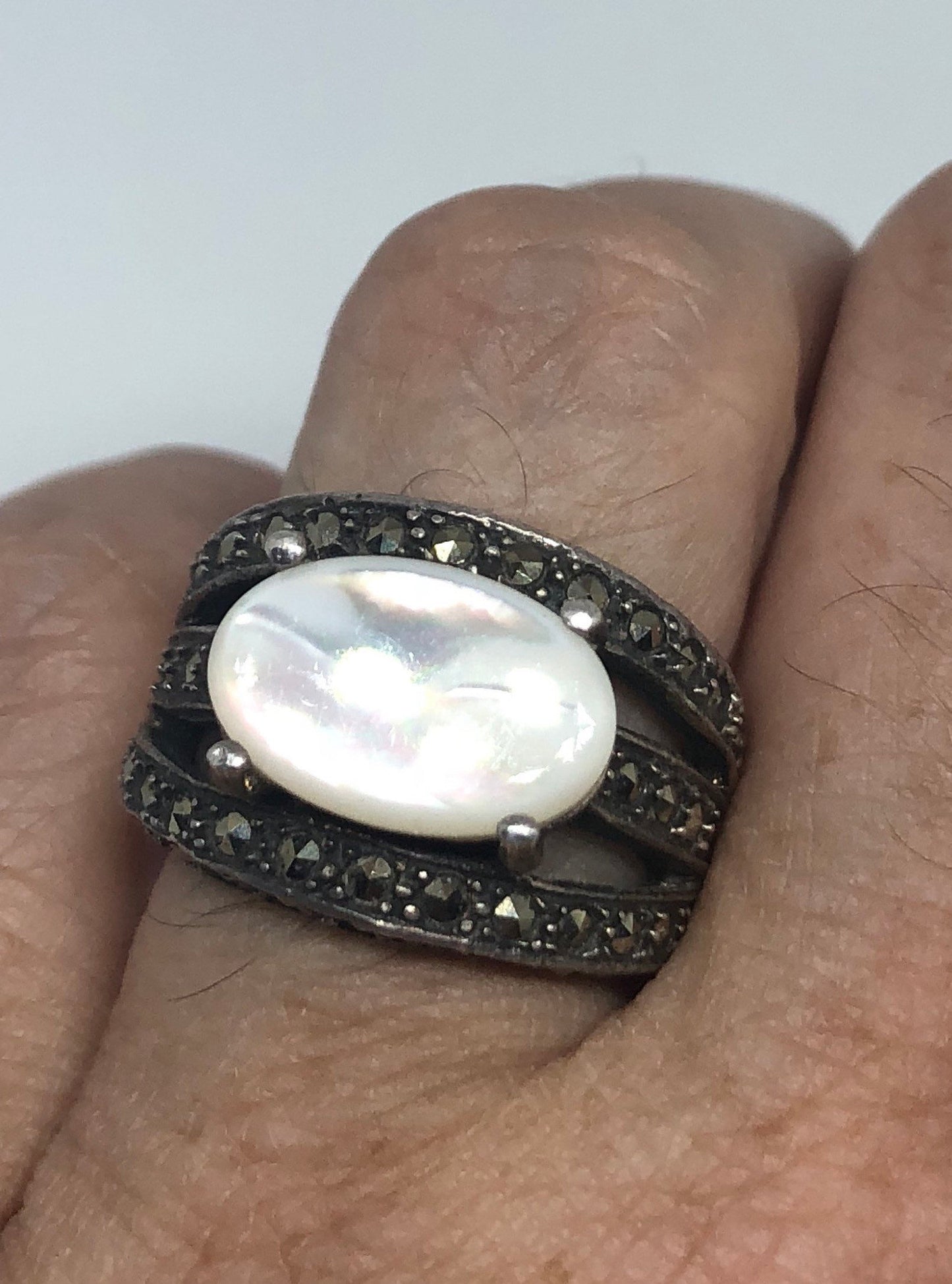 Vintage Mother of Pearl 925 Sterling Silver Marcasite Cocktail Ring