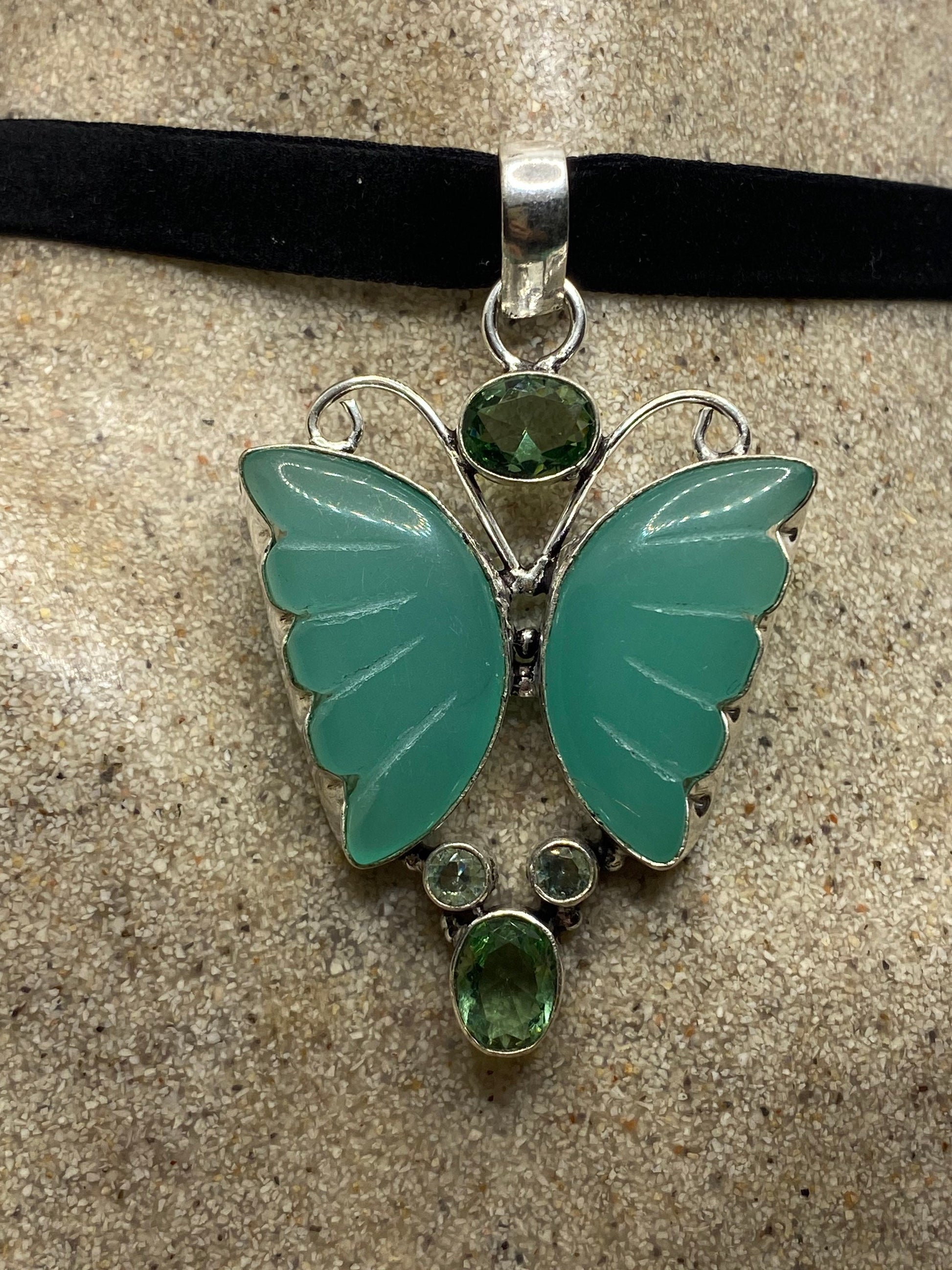 Vintage Green Chalcedony Fluorite Butterfly Pendant Necklace Velvet Choker
