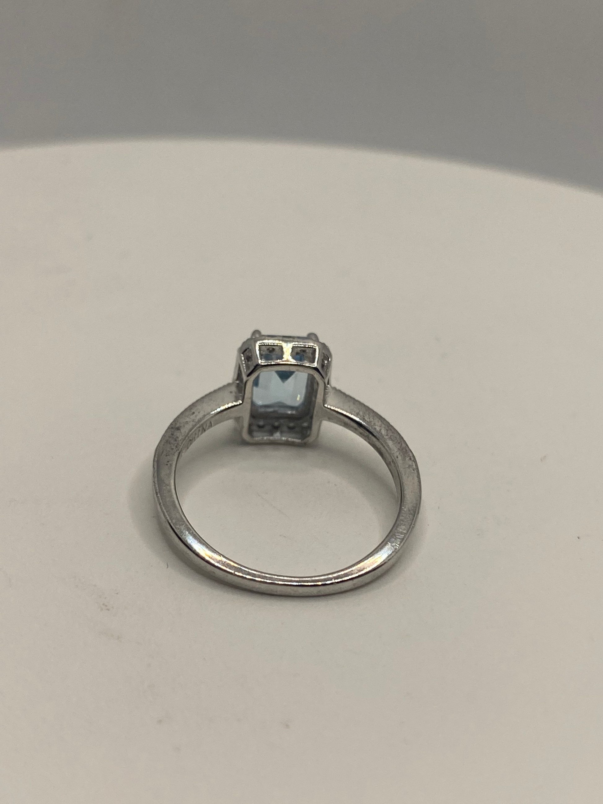 Vintage Genuine Blue Topaz 925 Sterling Silver Ring