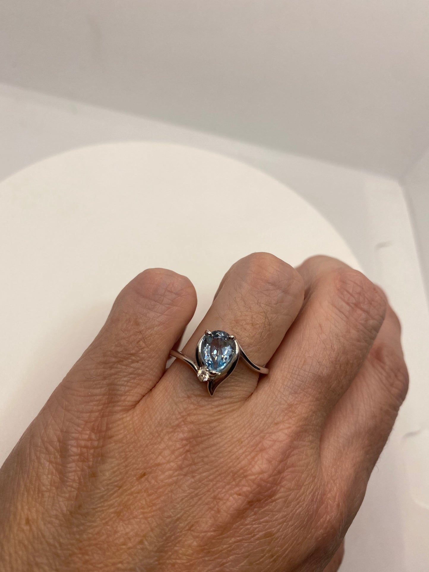 Vintage Genuine Blue Topaz 925 Sterling Silver Ring Size 8