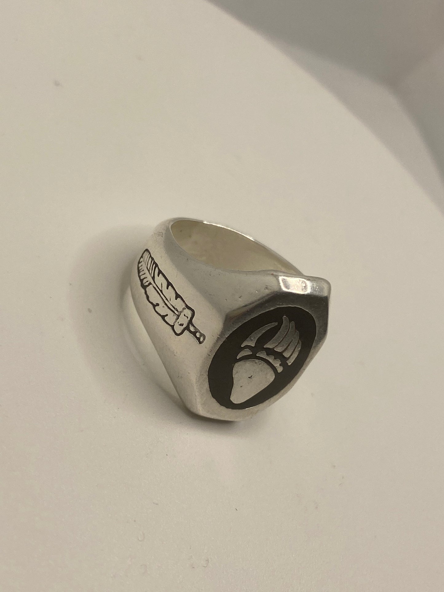 Vintage Native American Style Southwestern Black Inlay Mens Bear Paw Ring