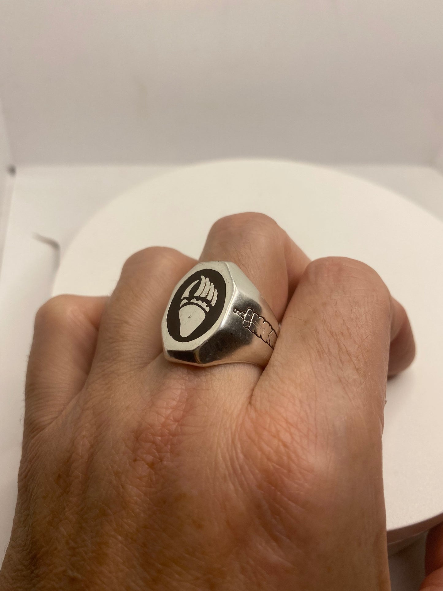Vintage Native American Style Southwestern Black Inlay Mens Bear Paw Ring