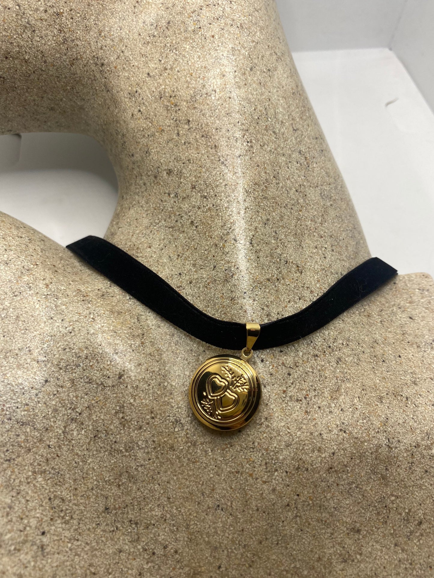 Vintage Heart Locket Choker Gold Filled Deco Etched Necklace
