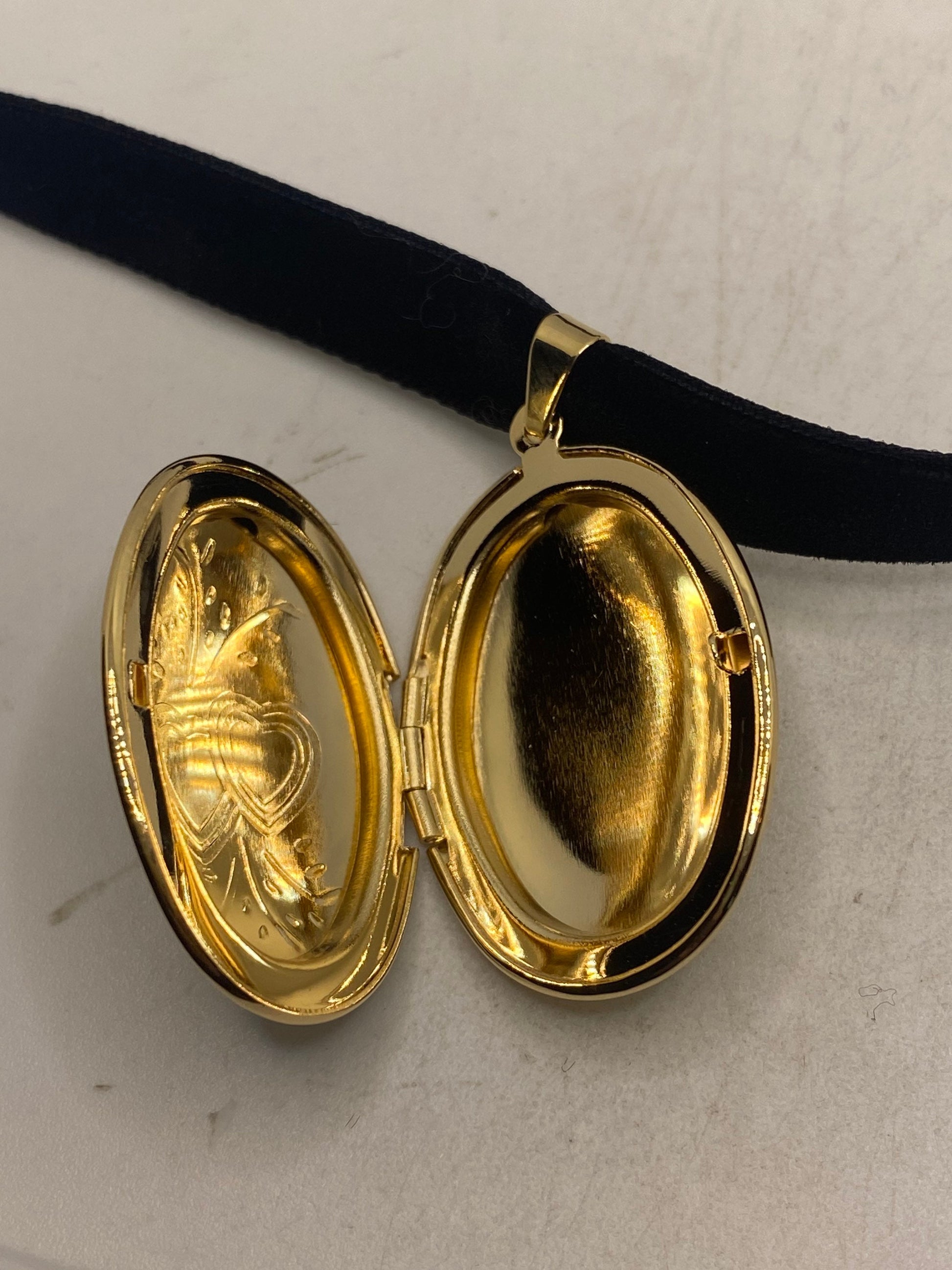 Vintage Heart Locket Choker Gold Filled Deco Etched Necklace