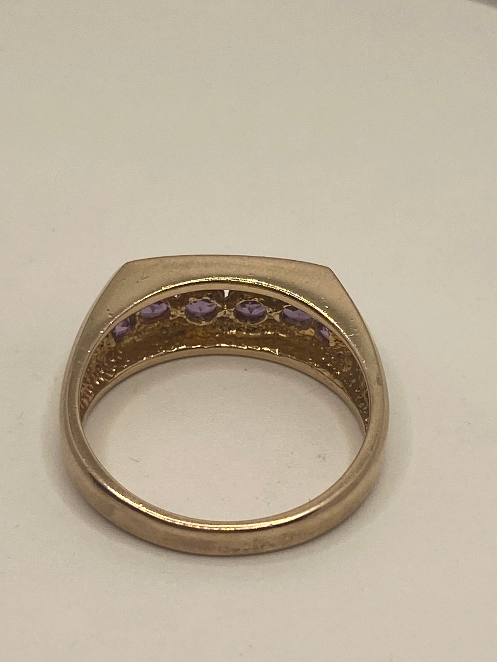 Vintage Purple Amethyst Ring in Golden 925 Sterling Silver eternity band