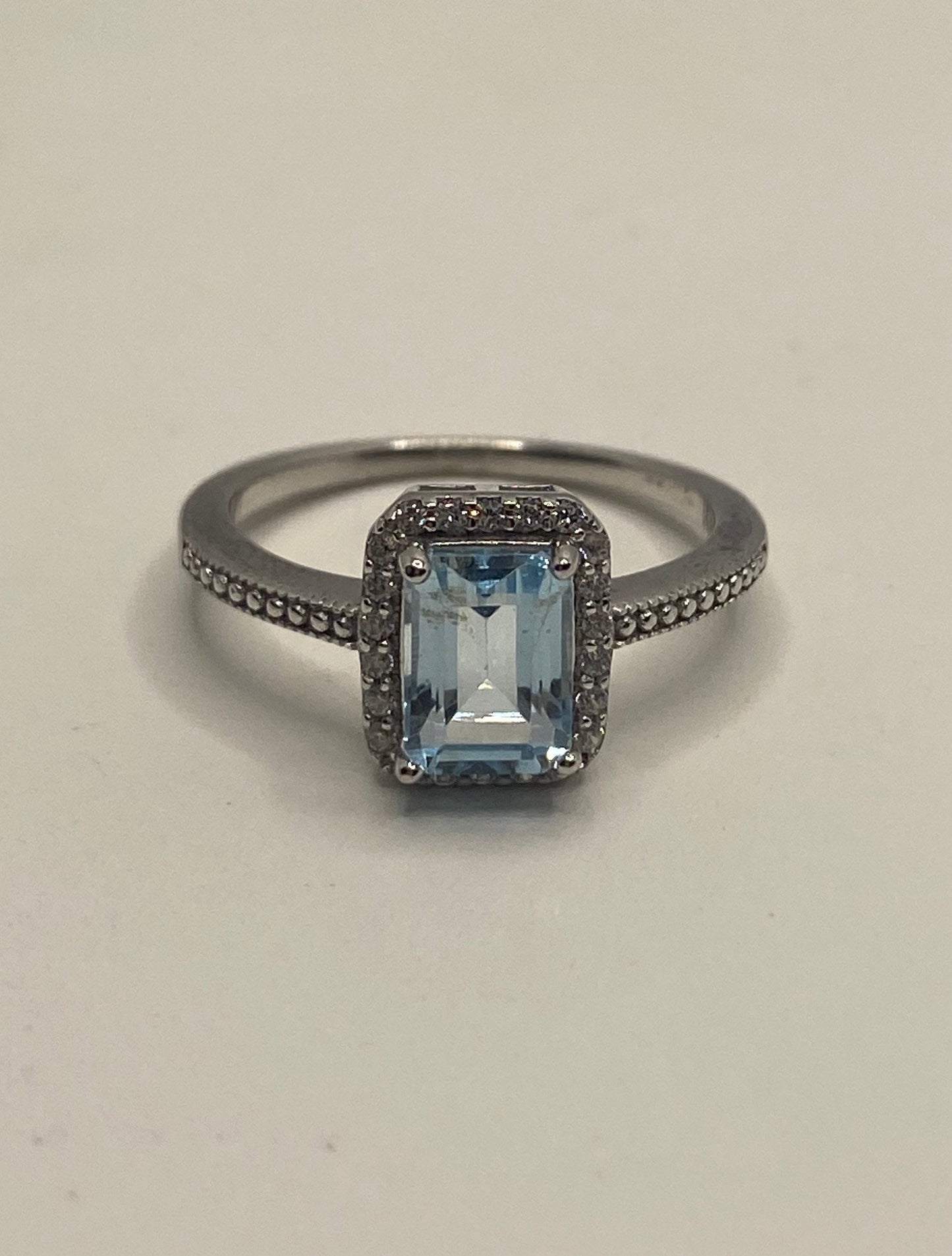 Vintage Genuine Blue Topaz 925 Sterling Silver Ring