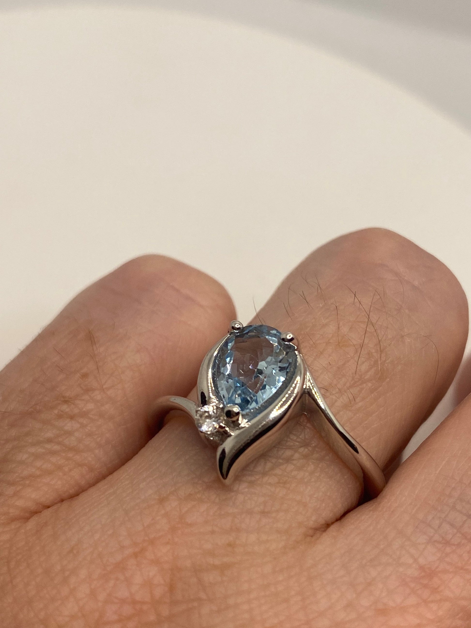 Vintage Genuine Blue Topaz 925 Sterling Silver Ring Size 8