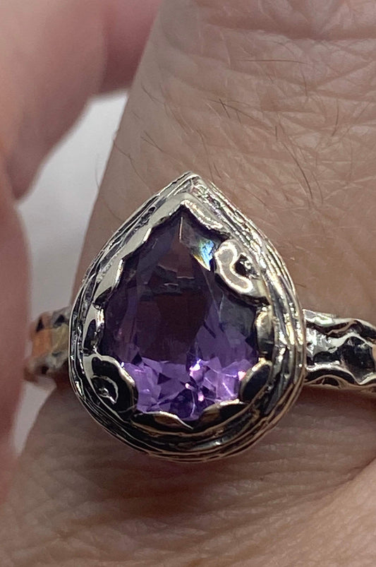 Vintage Purple Amethyst Ring in 925 Sterling Silver