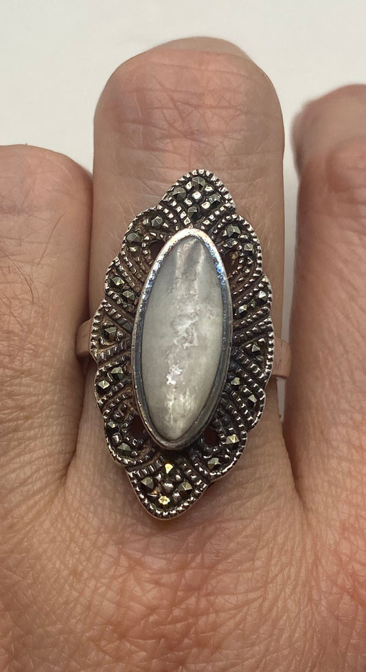 Vintage Mother of Pearl 925 Sterling Silver Marcasite Ring