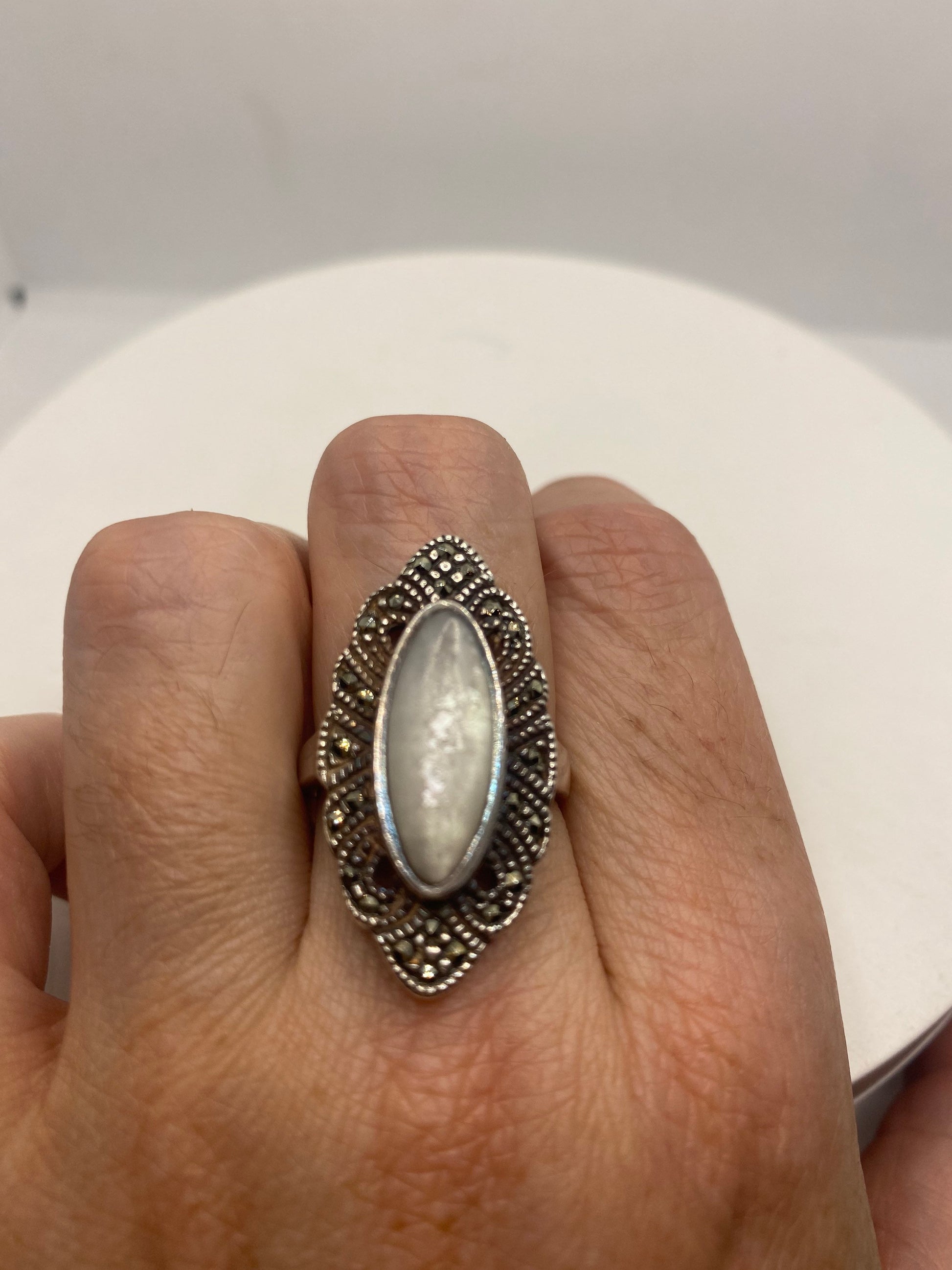 Vintage Mother of Pearl 925 Sterling Silver Marcasite Ring