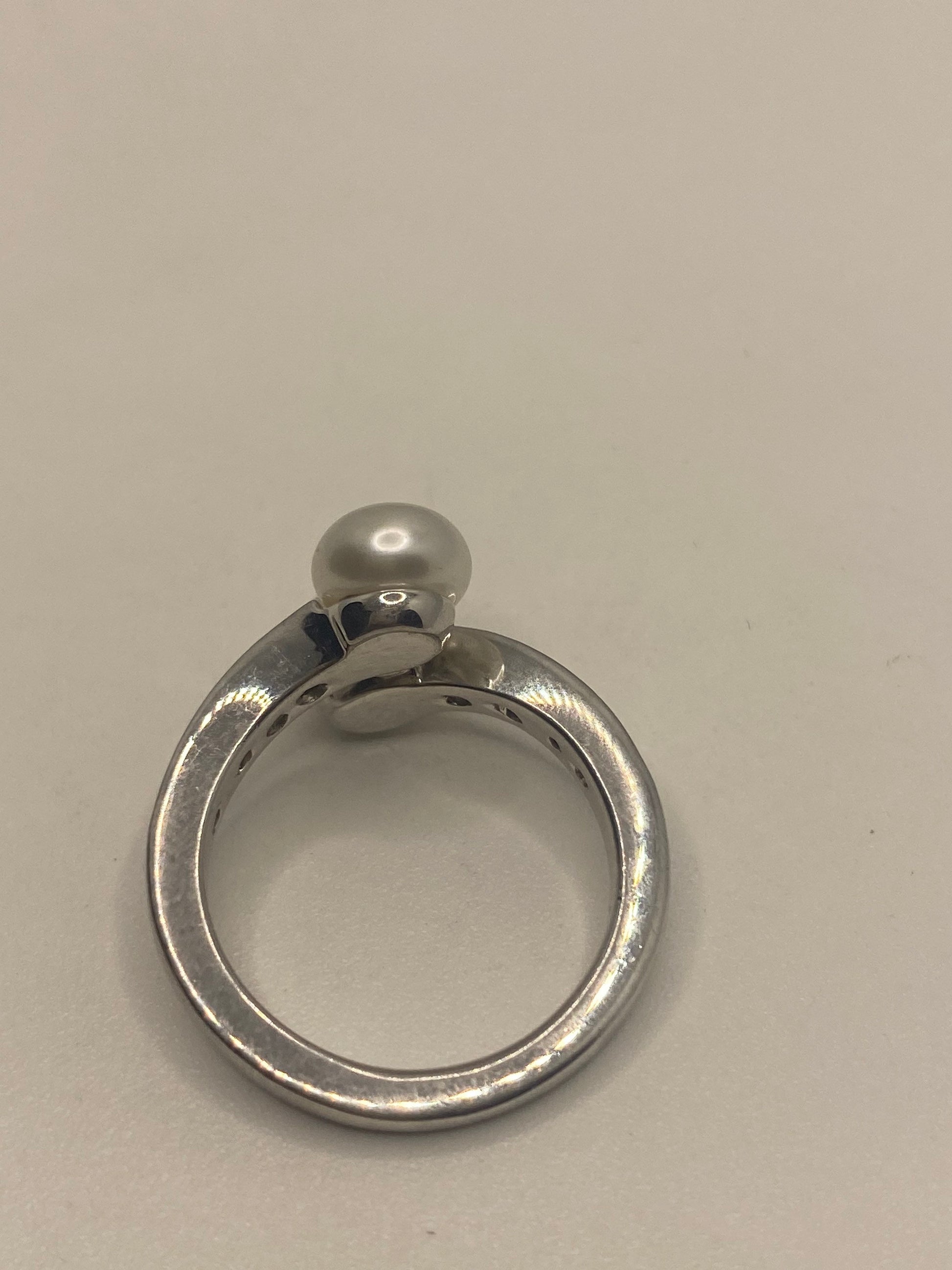 Vintage White Pearl 925 Sterling Silver Cocktail Ring Size 6.5