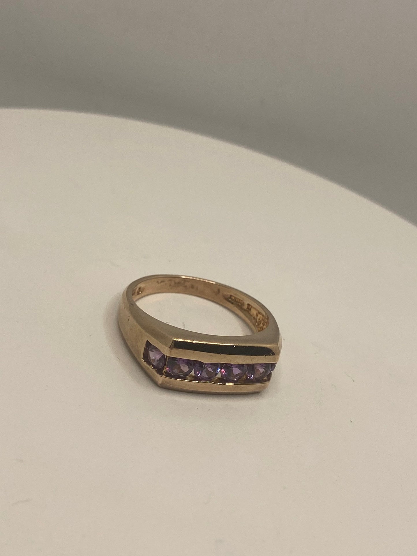 Vintage Purple Amethyst Ring in Golden 925 Sterling Silver eternity band