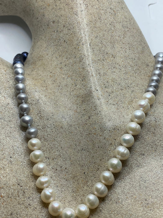 Vintage Hand Knotted Grey Shaded Pearl 18 in Necklace