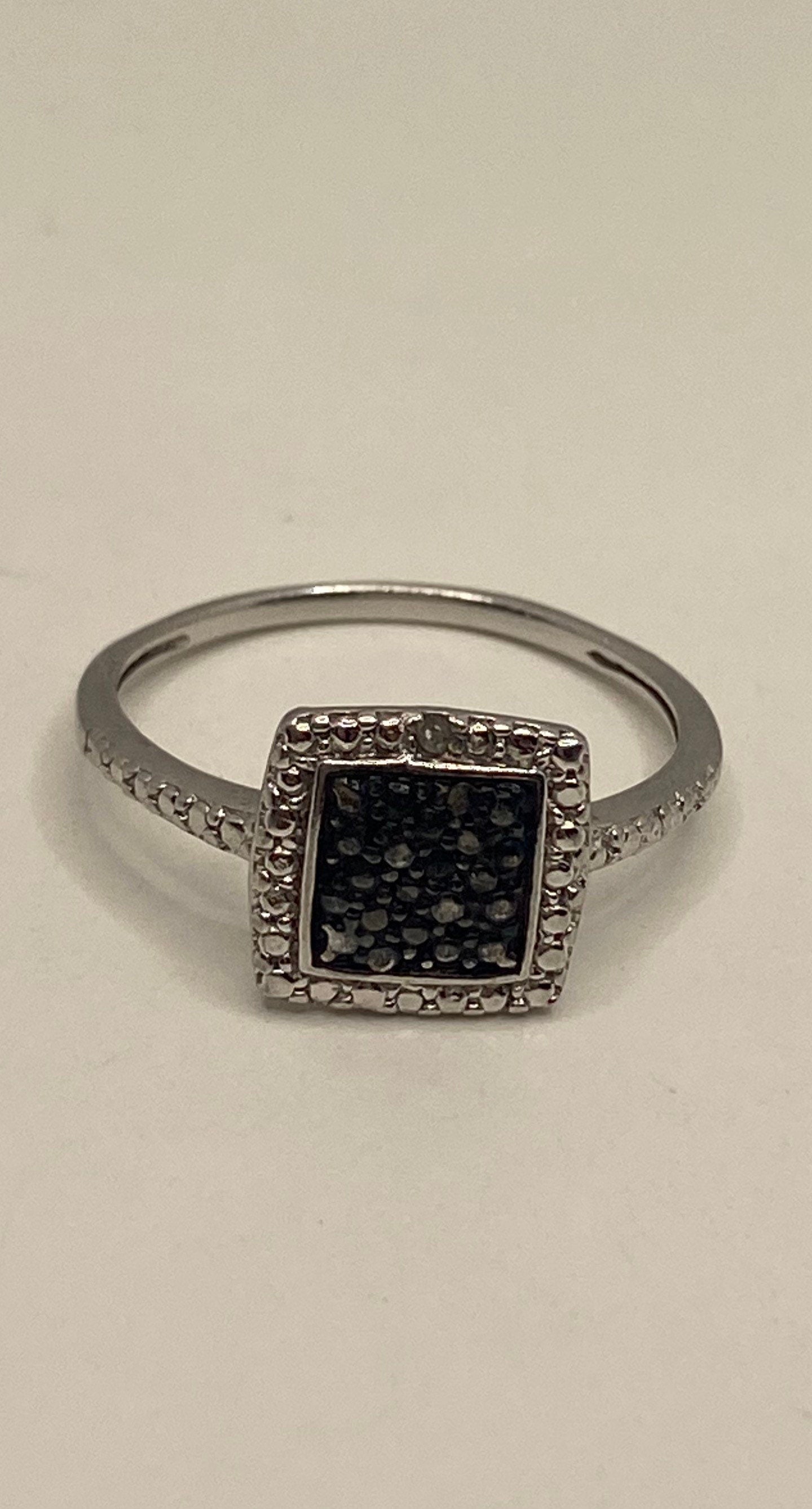 Vintage Black and White Diamond 925 Sterling Silver Wedding Band Ring