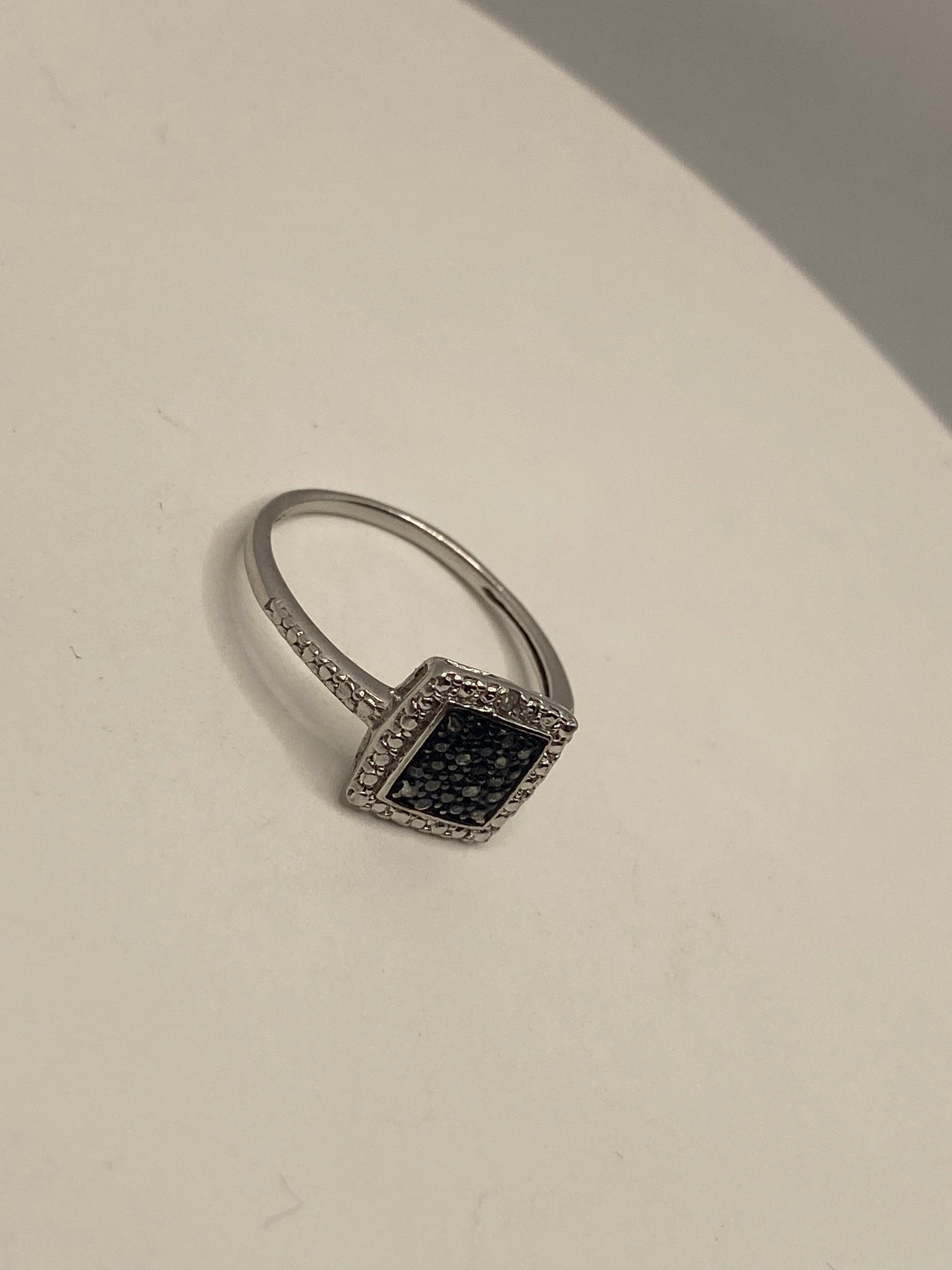 Vintage Black and White Diamond 925 Sterling Silver Wedding Band Ring