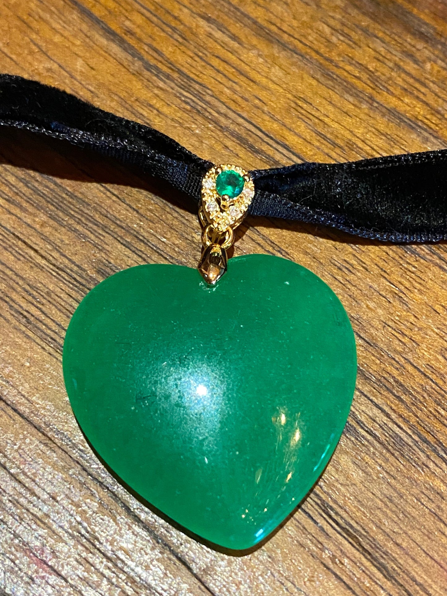 Vintage Green Jade Heart Choker Gold Finish Necklace Pendant