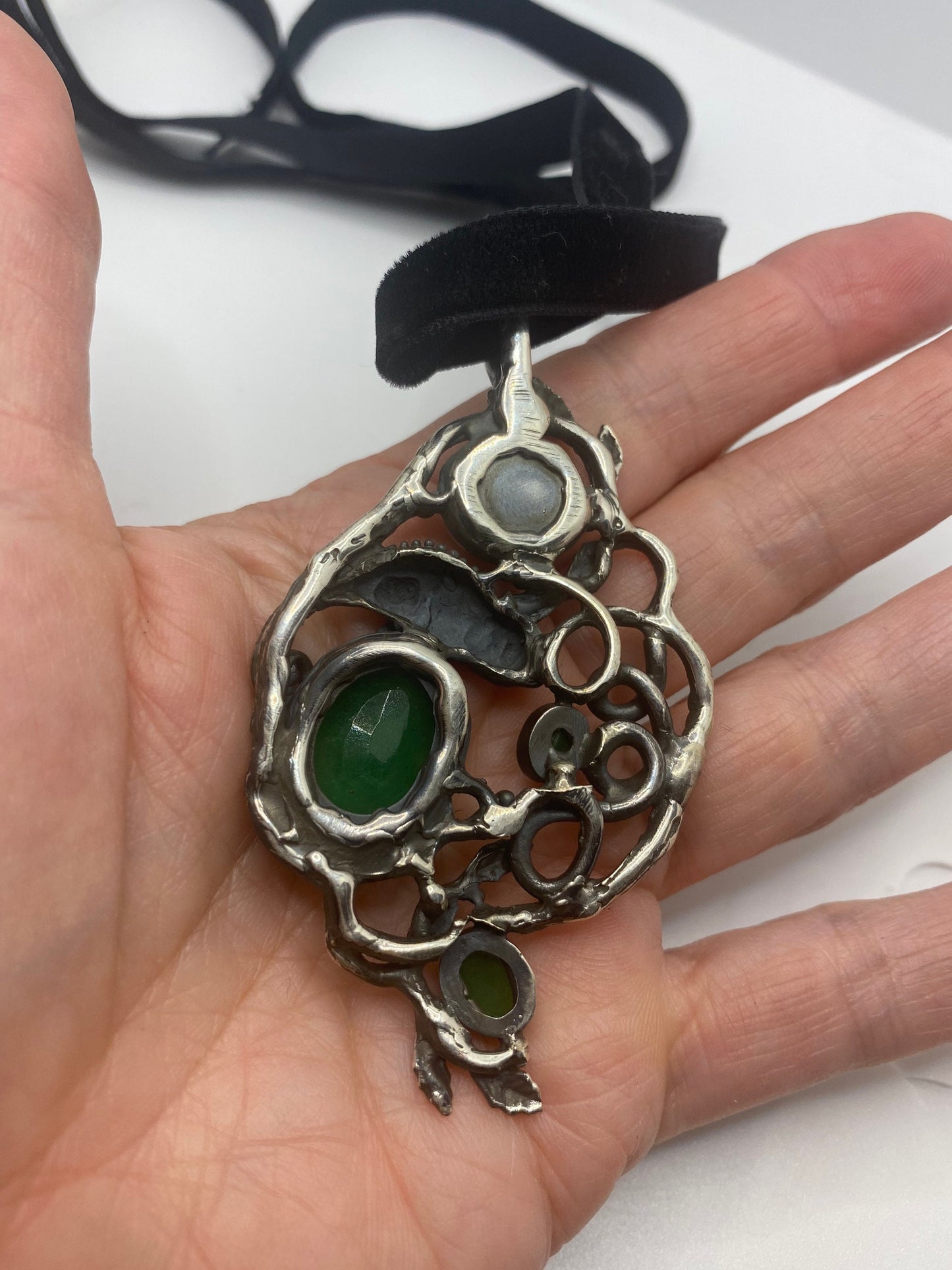 Vintage 925 Sterling Silver Green Chrysoprase and Emerald Chameleon Pendant Choker Necklace