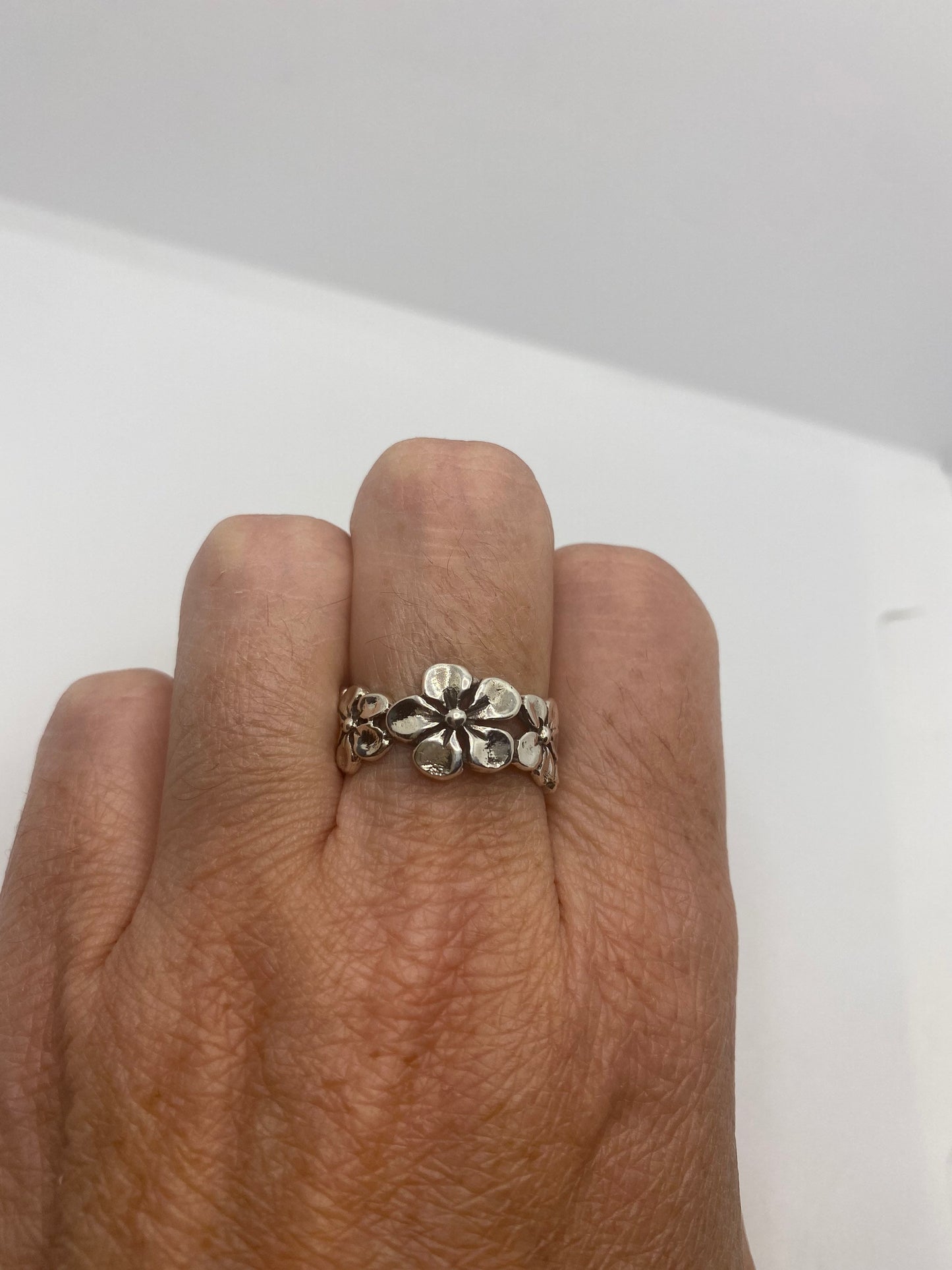 Vintage 925 Sterling Silver Flower Ring