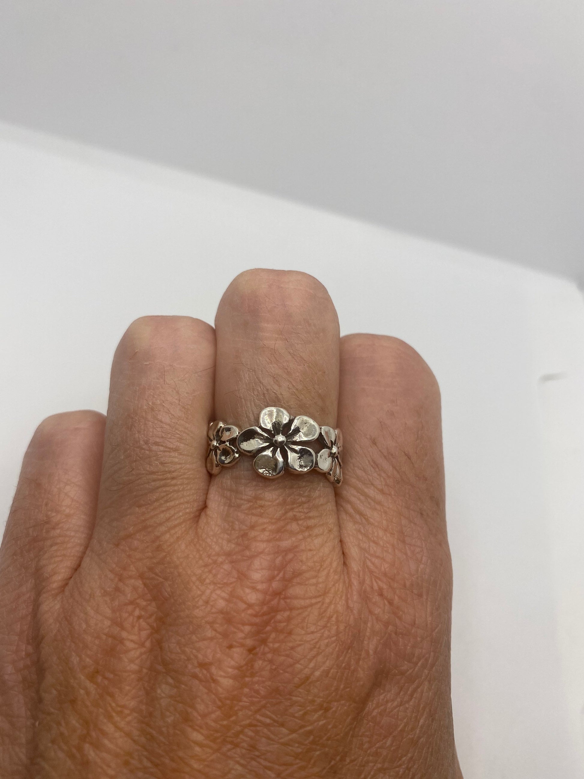 Vintage 925 Sterling Silver Flower Ring