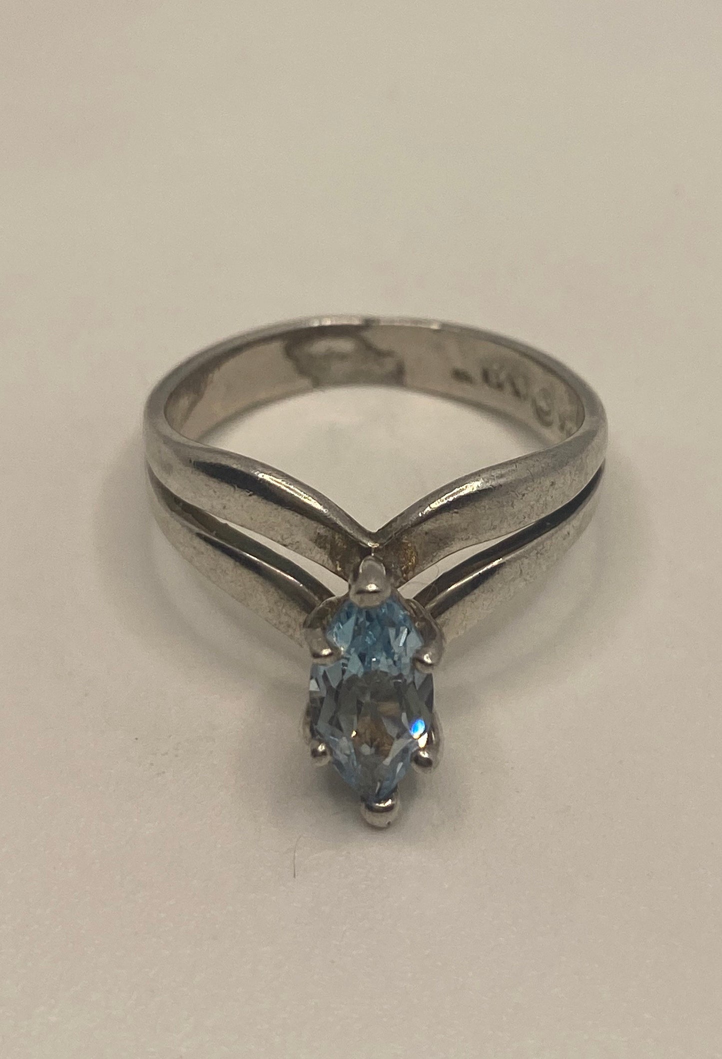 Vintage Blue Topaz 925 Sterling Silver Ring Size 8