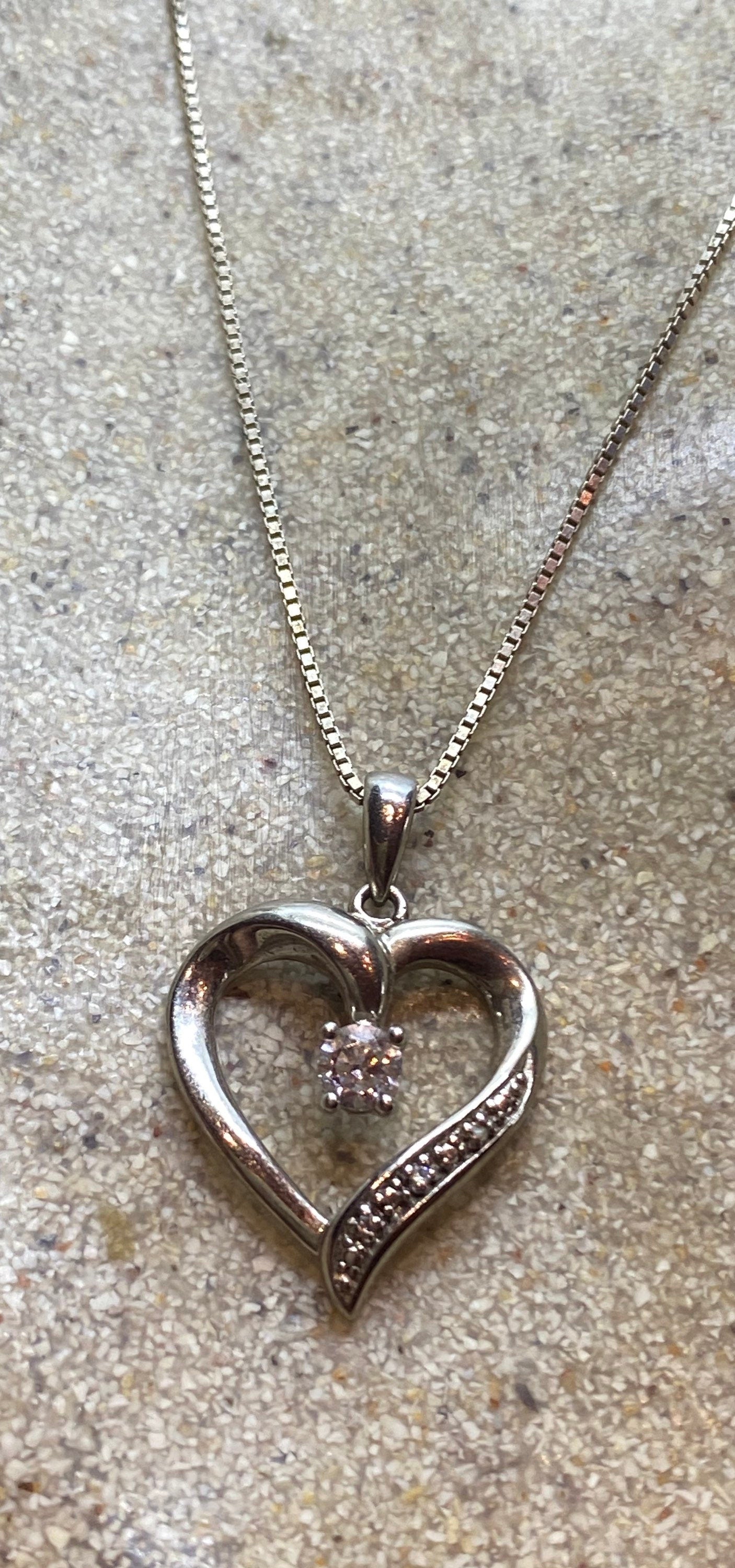 Vintage 925 Sterling Silver White Sapphire Heart Pendant 18 inch necklace