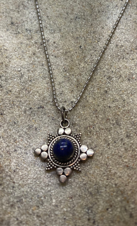 Vintage 925 Sterling Silver Blue Lapis Lazuli Pendant 18 inch necklace
