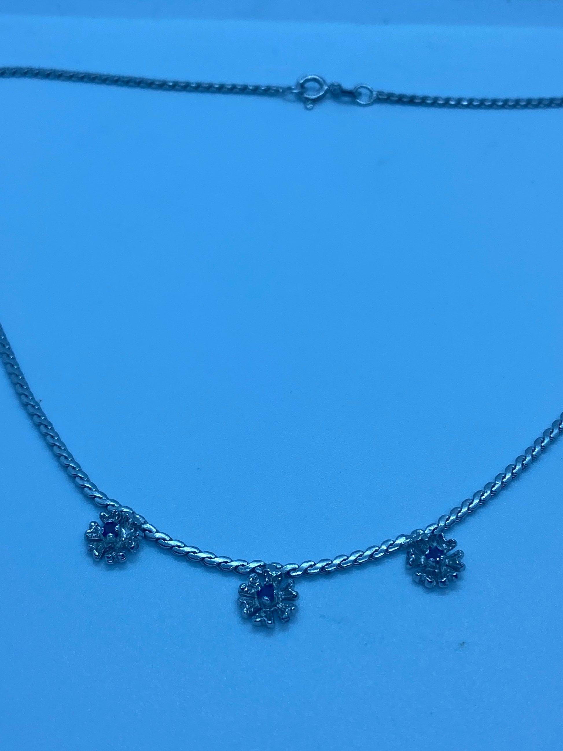 Vintage 925 Sterling Silver Blue Sapphire Flower 16 inch necklace