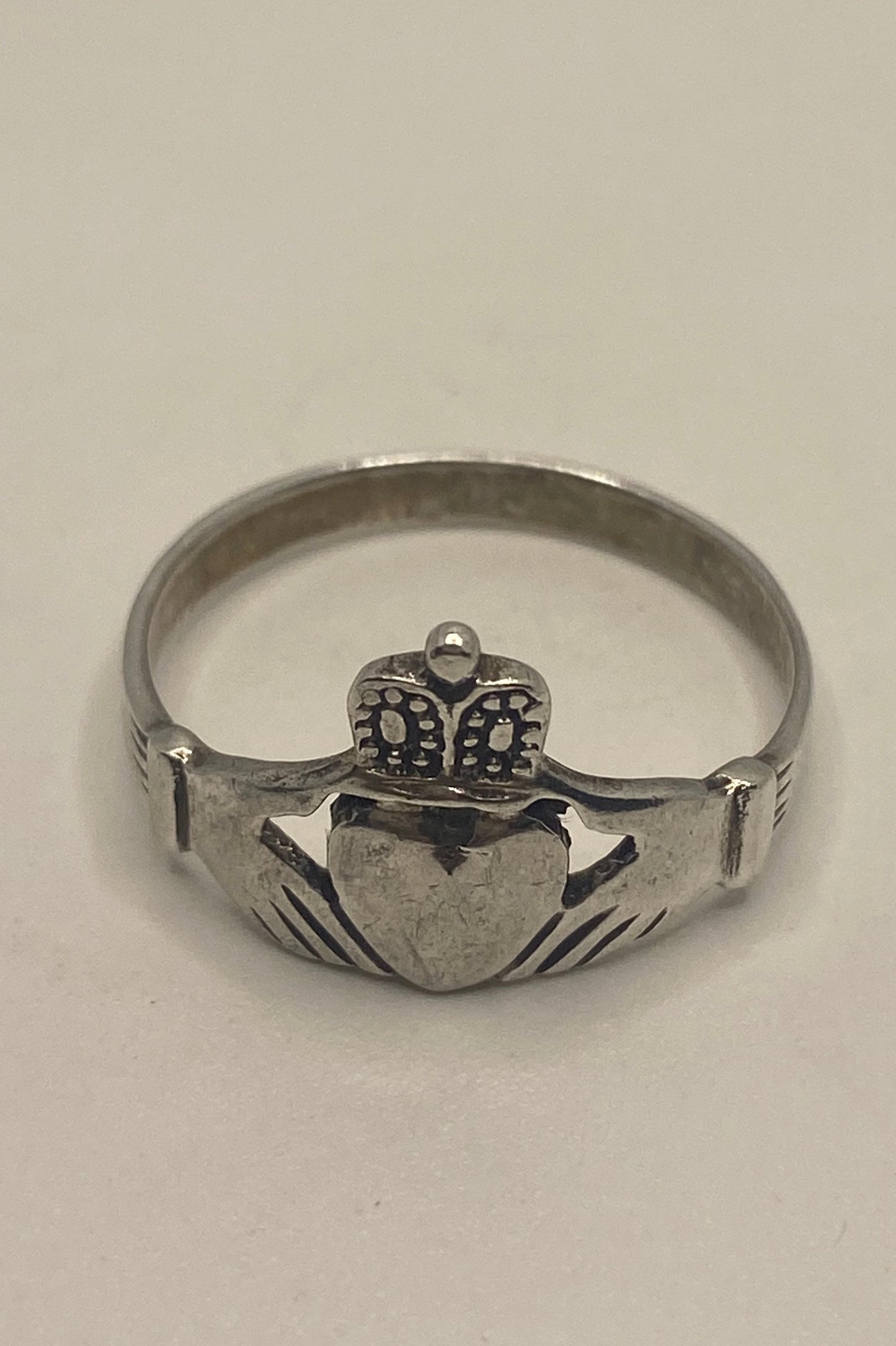 Vintage 925 Sterling Silver Claddaugh Ring