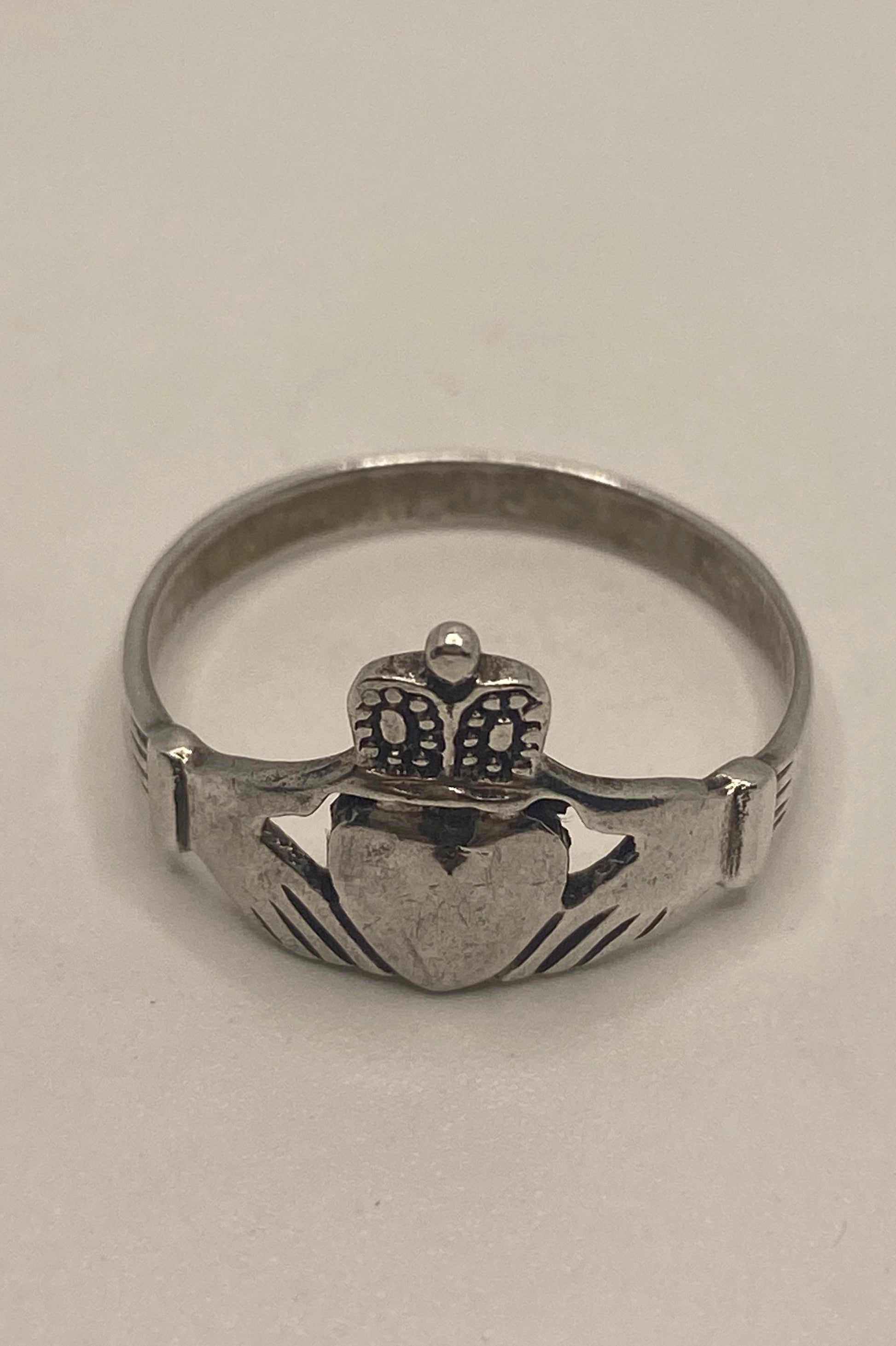 Vintage 925 Sterling Silver Claddaugh Ring