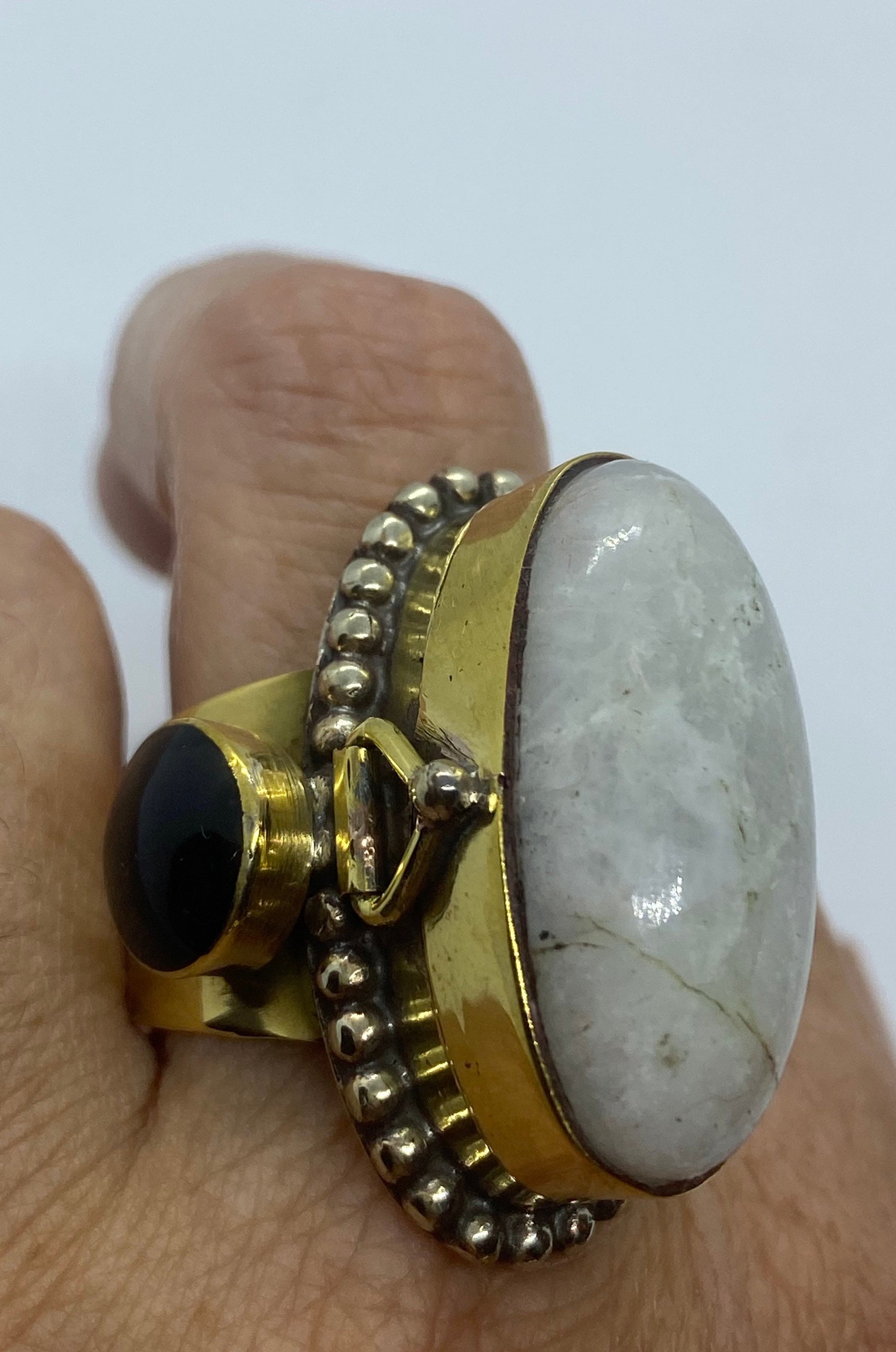 Large Stone Brass Knuckle poison pillbox Adjustable Ring