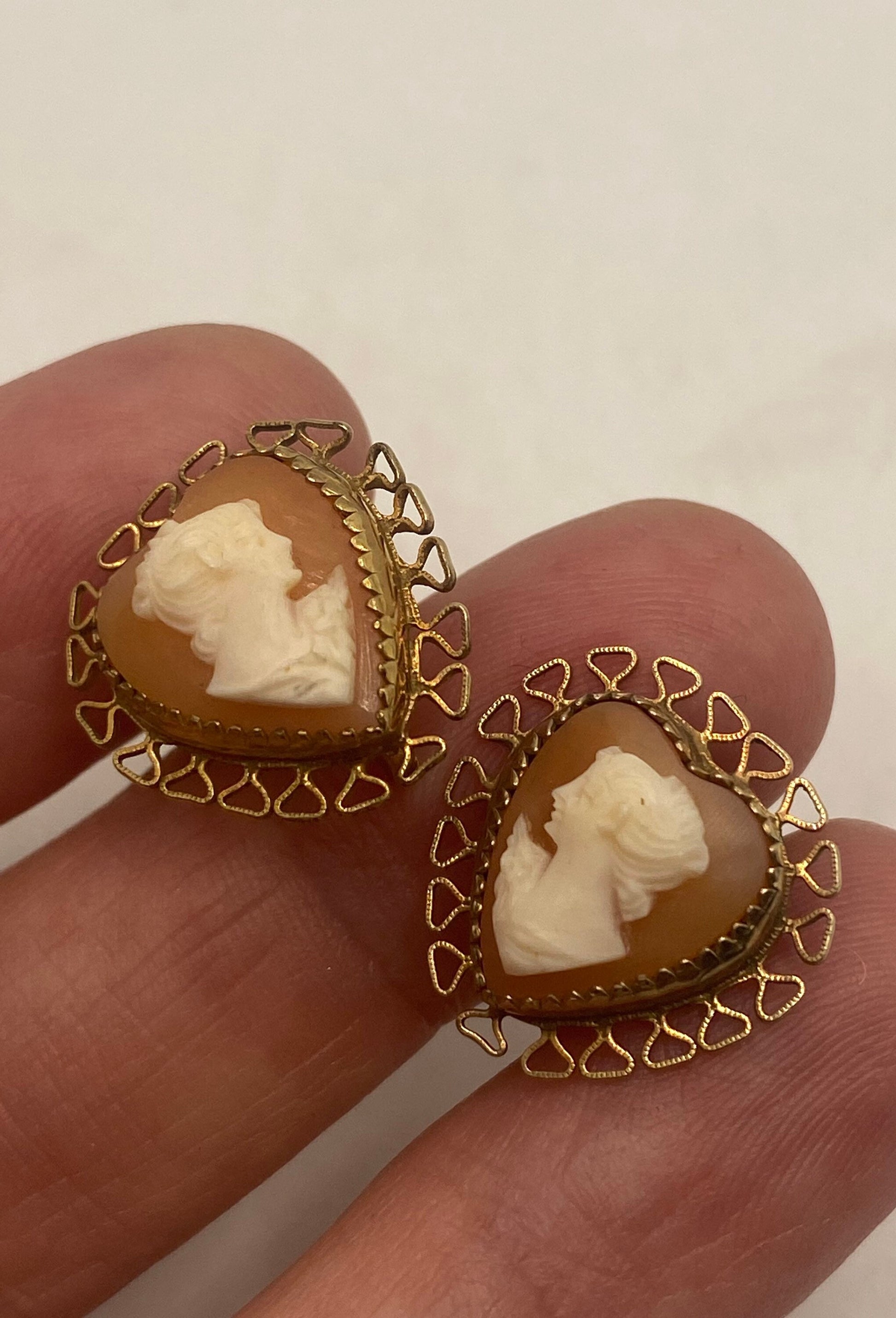 Vintage Cameo Gold filled Screw Back Earrings