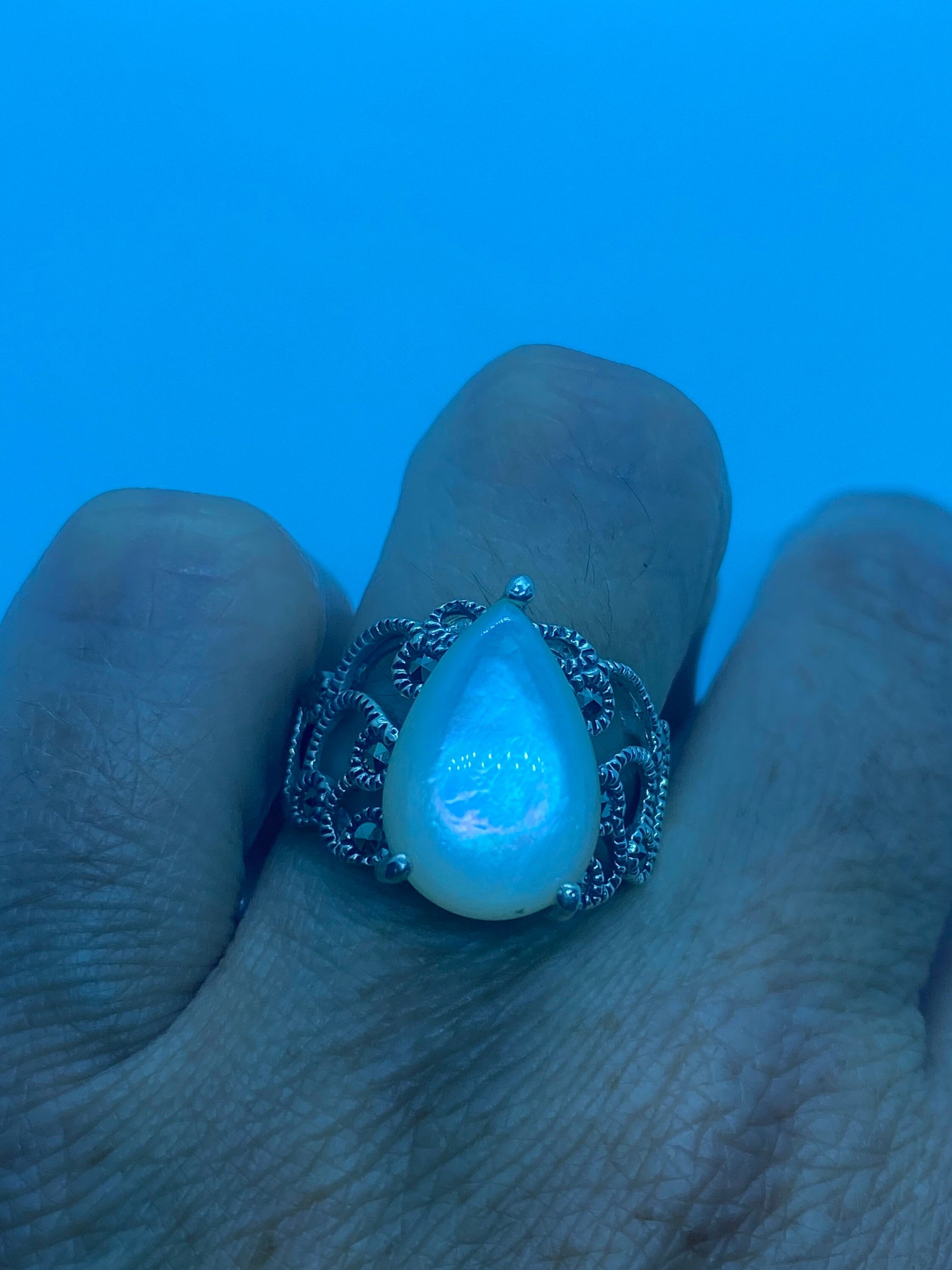 Vintage Mother of Pearl 925 Sterling Silver Marcasite Cocktail Ring