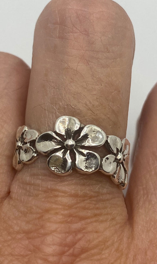 Vintage 925 Sterling Silver Flower Ring