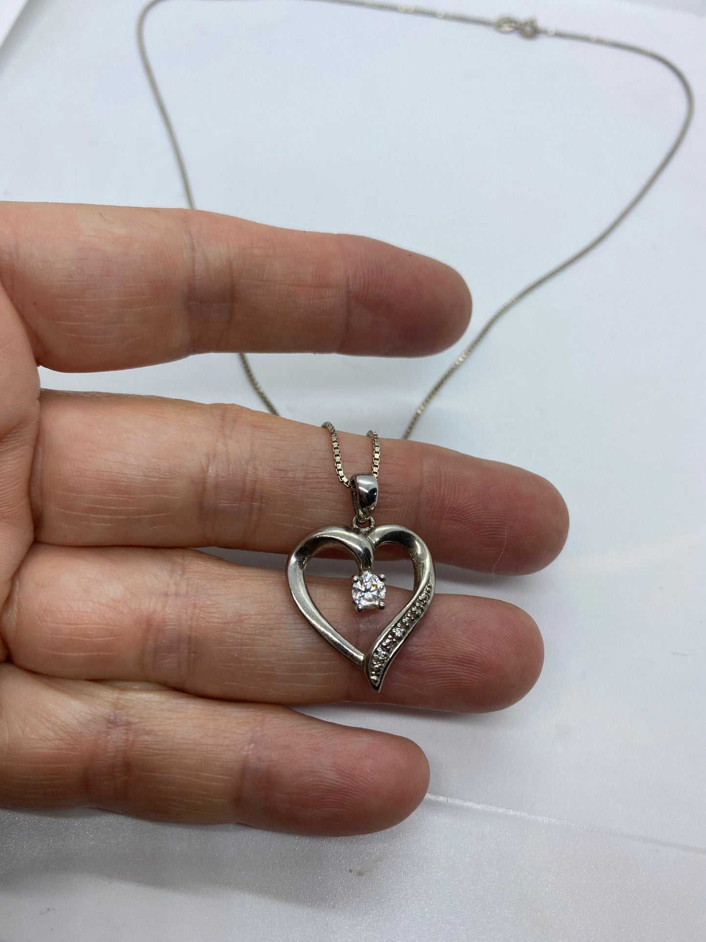 Vintage 925 Sterling Silver White Sapphire Heart Pendant 18 inch necklace