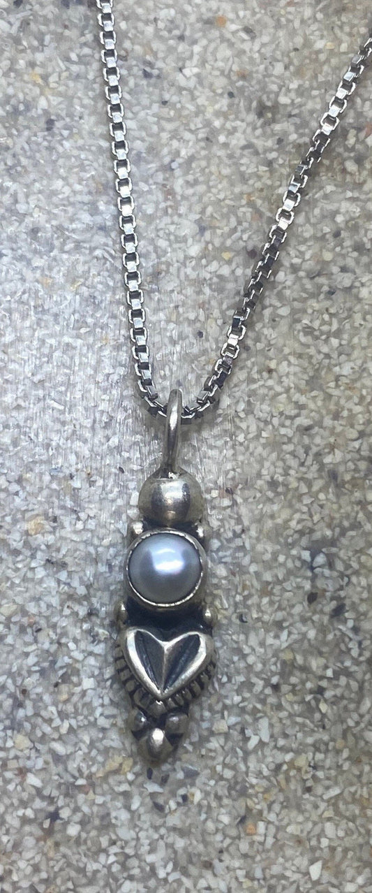 Vintage 925 Sterling Silver White Pearl Pendant 16 inch necklace