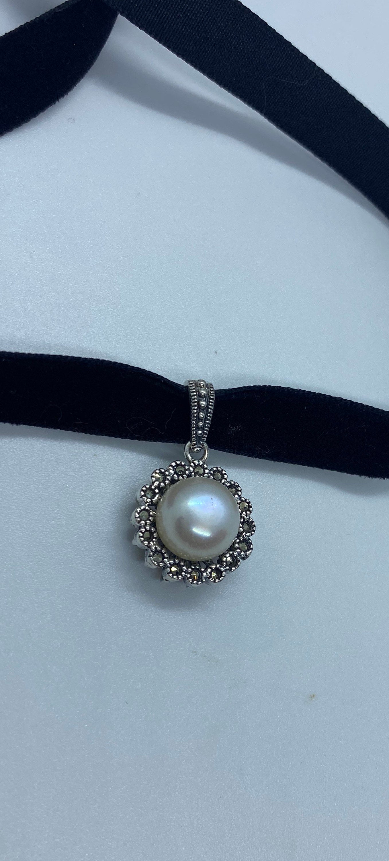 Vintage Marcasite and Genuine White Pearl 925 Sterling Silver Choker Pendant Necklacde