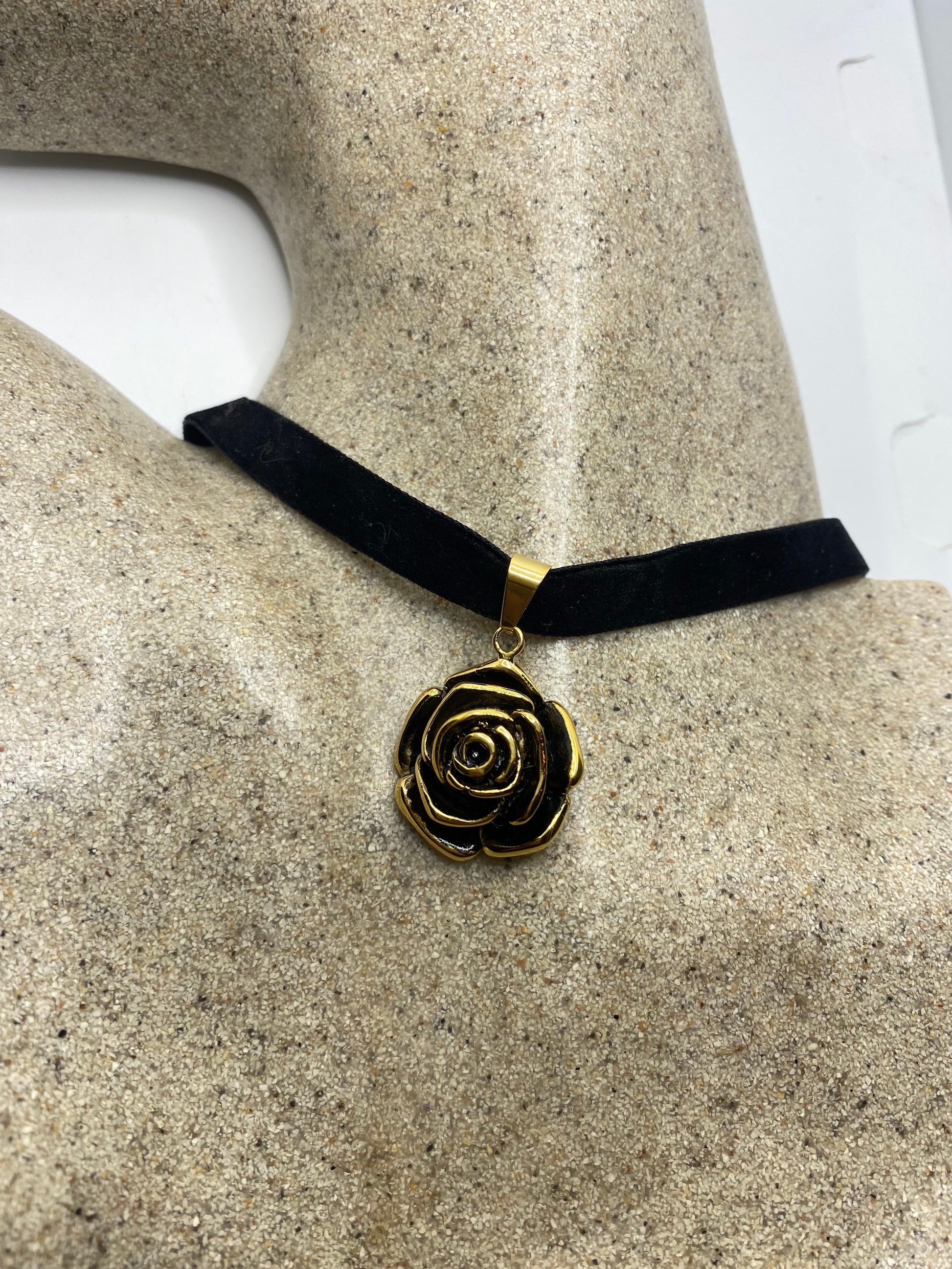 Vintage Rose Choker gold Stainless Steel Pendant Necklace